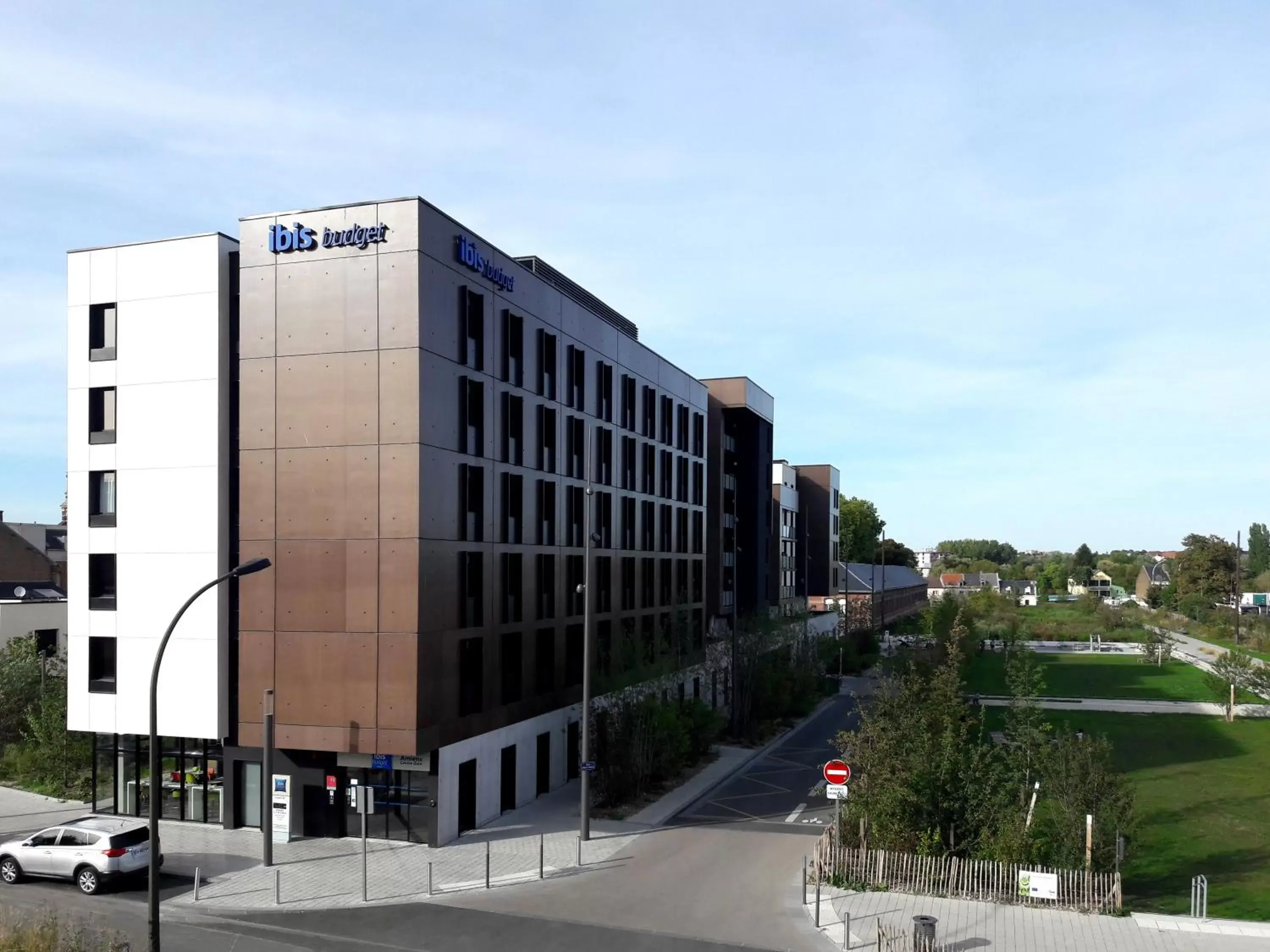 Facade/entrance, Property Building in ibis budget Amiens Centre Gare