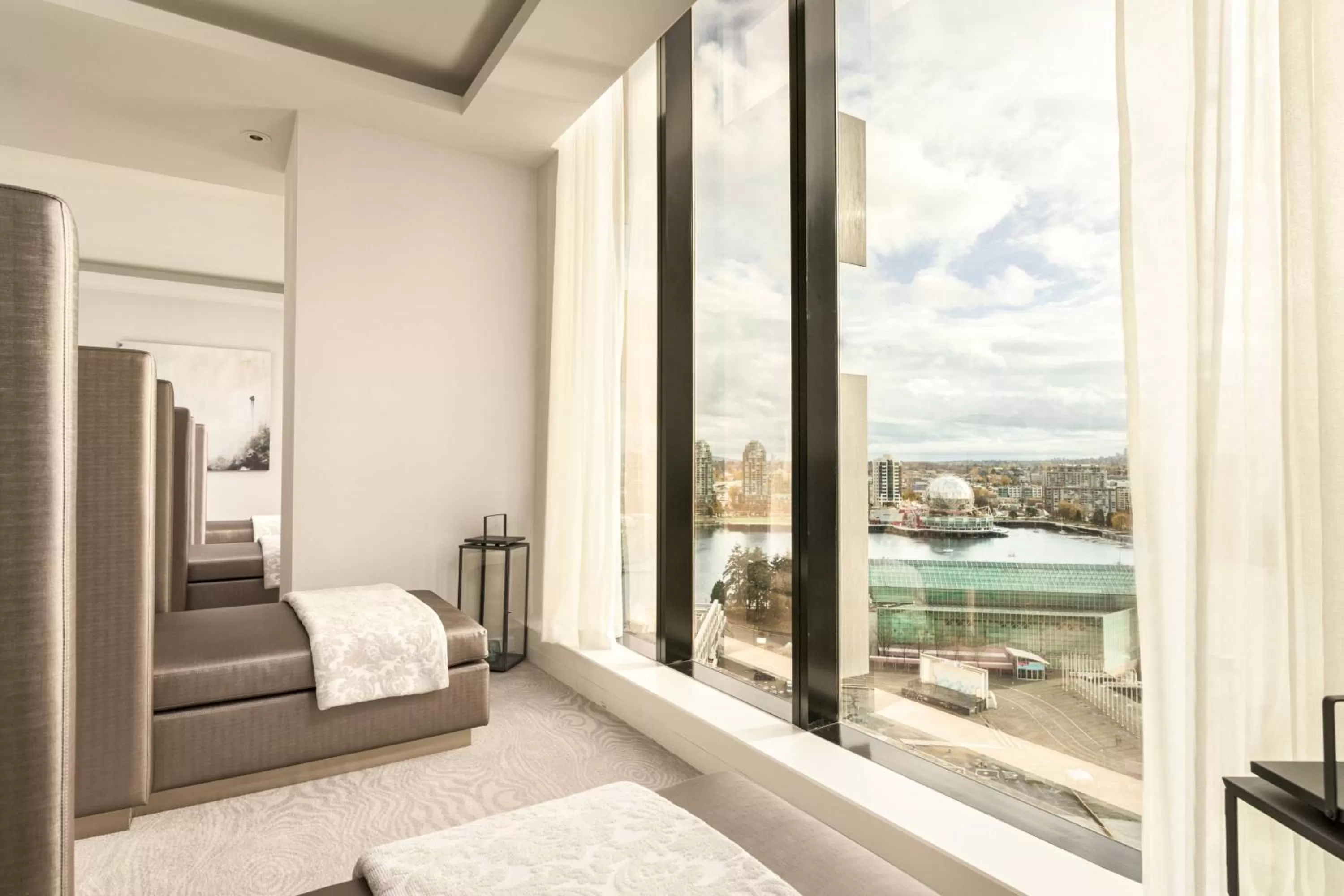 Lounge or bar in the DOUGLAS, Autograph Collection