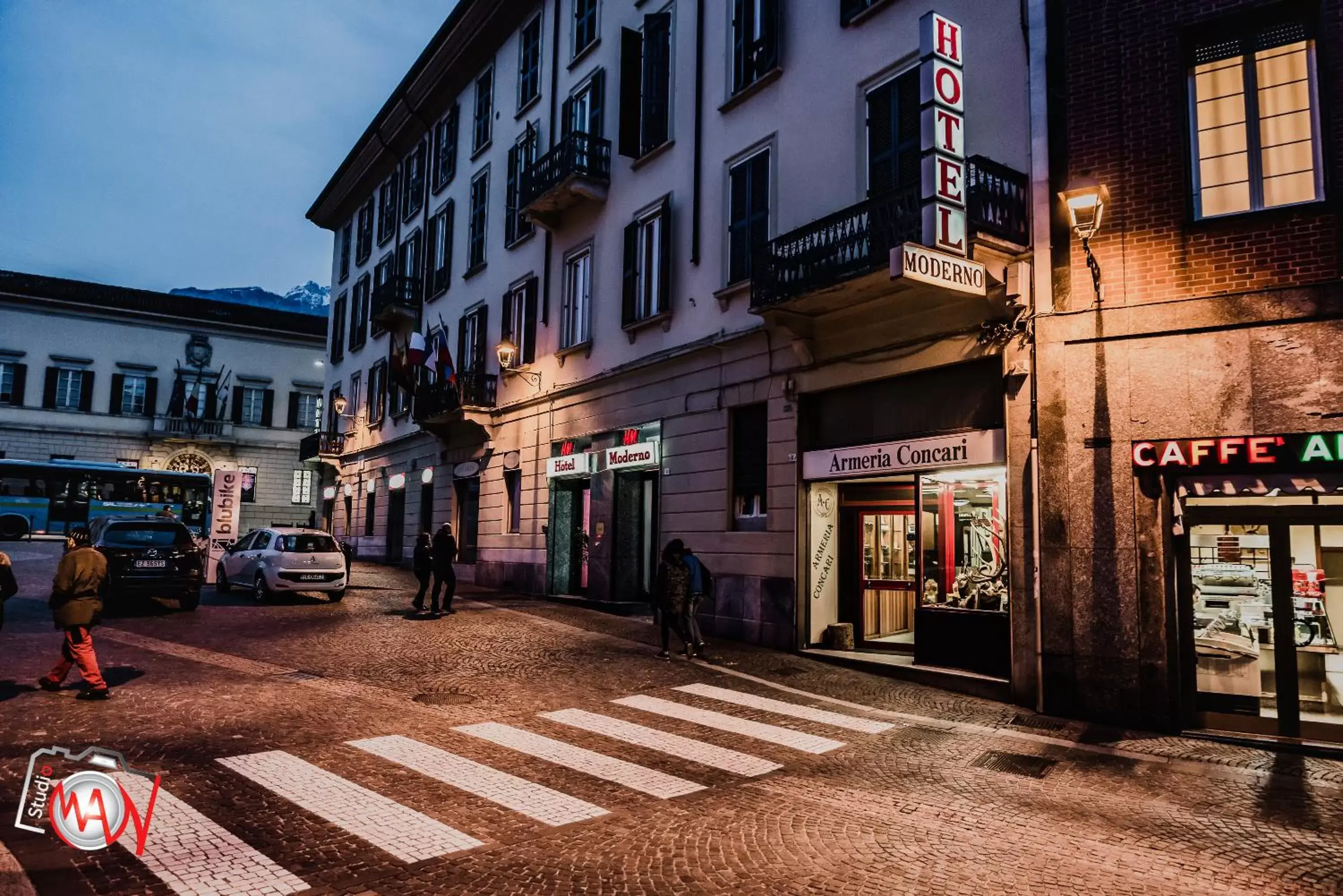 Property logo or sign in Hotel Moderno