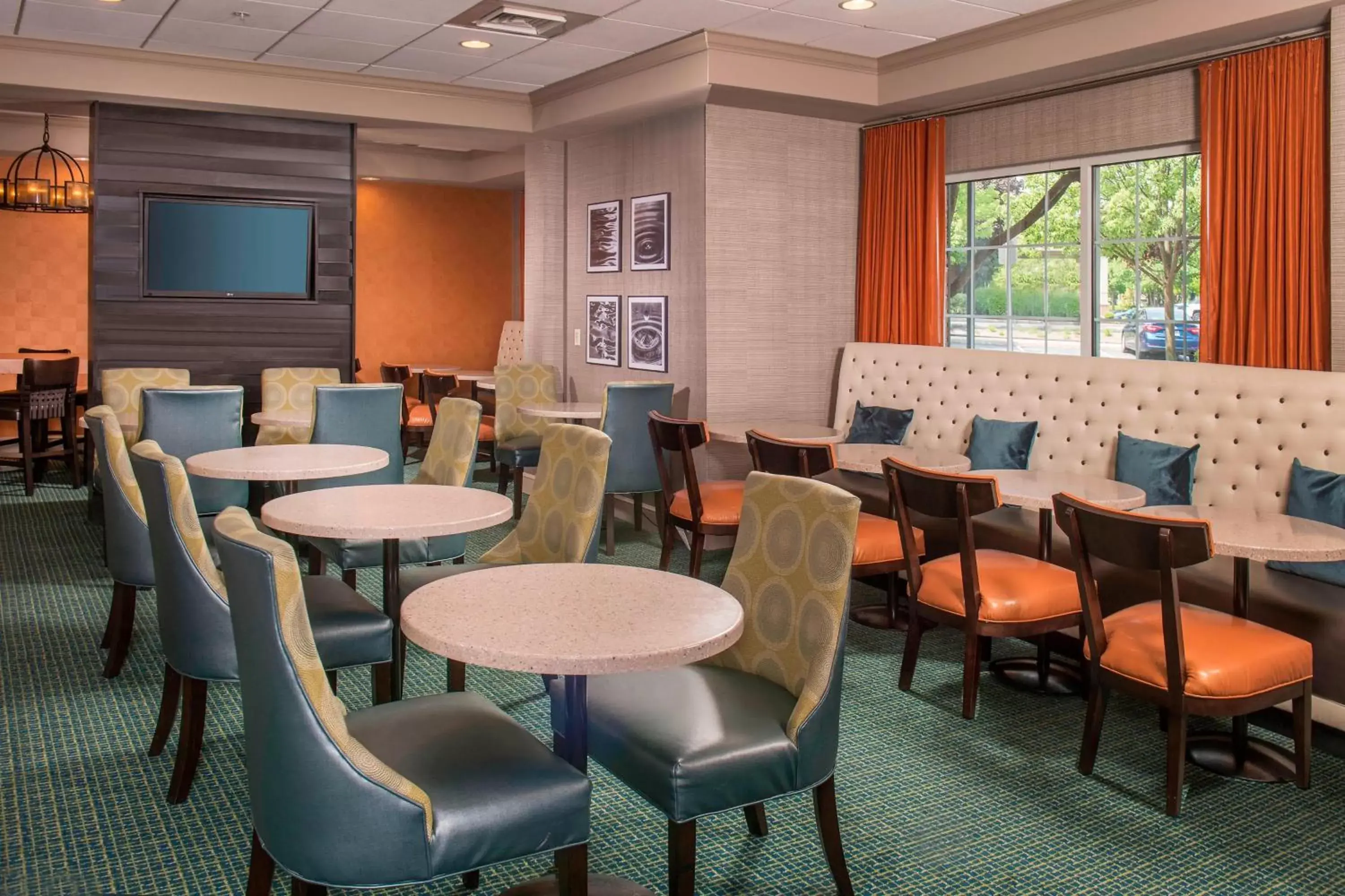 Breakfast, Restaurant/Places to Eat in Springhill Suites by Marriott State College