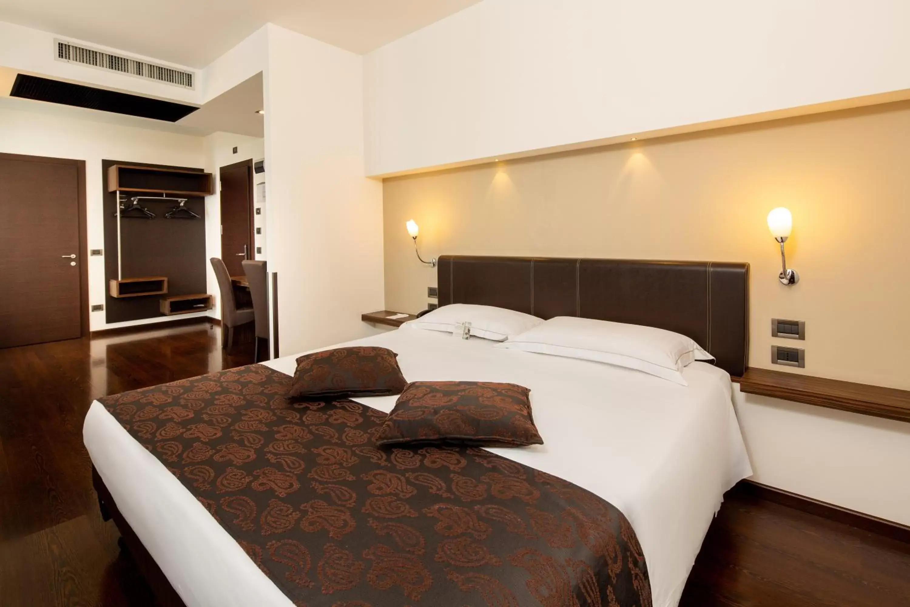 Bed in Best Western Hotel Biri
