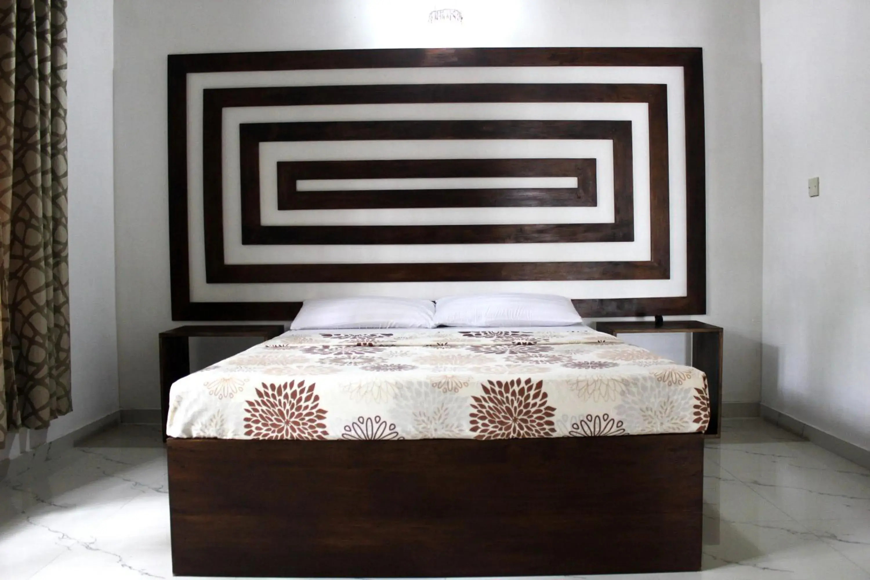 Deluxe Double Room in Hostel First @ Colombo Airport Deluxe Double Room in Hostel First @ Colombo Airport