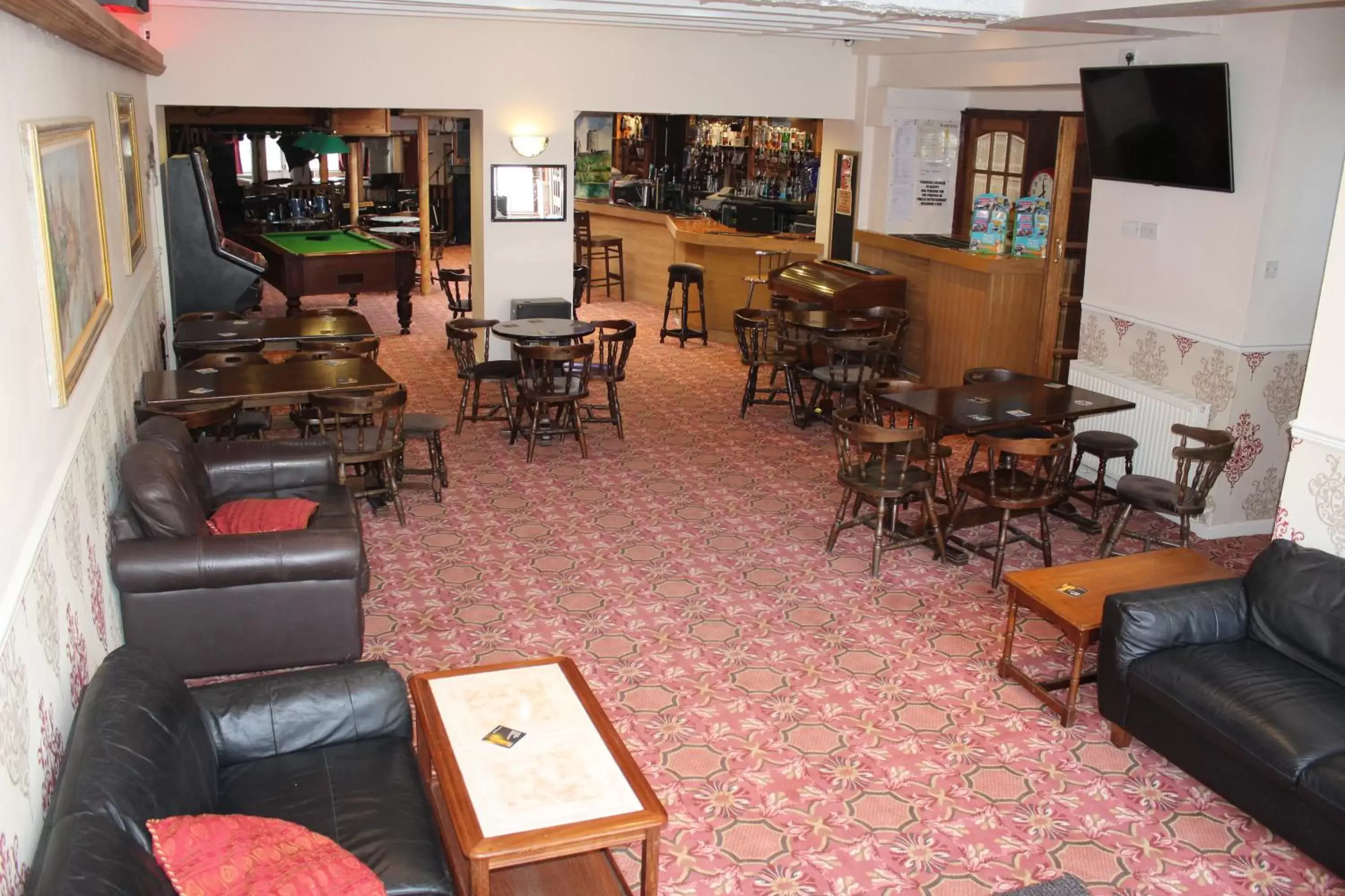 Lounge or bar in Middlegate Hotel