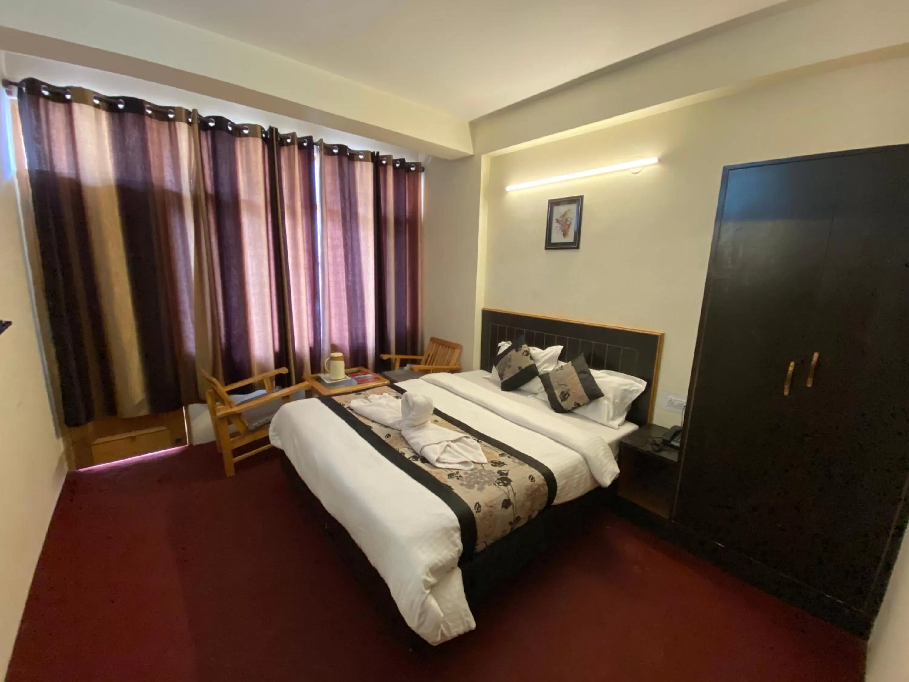 Photo of the whole room, Bed in The Destination Manali