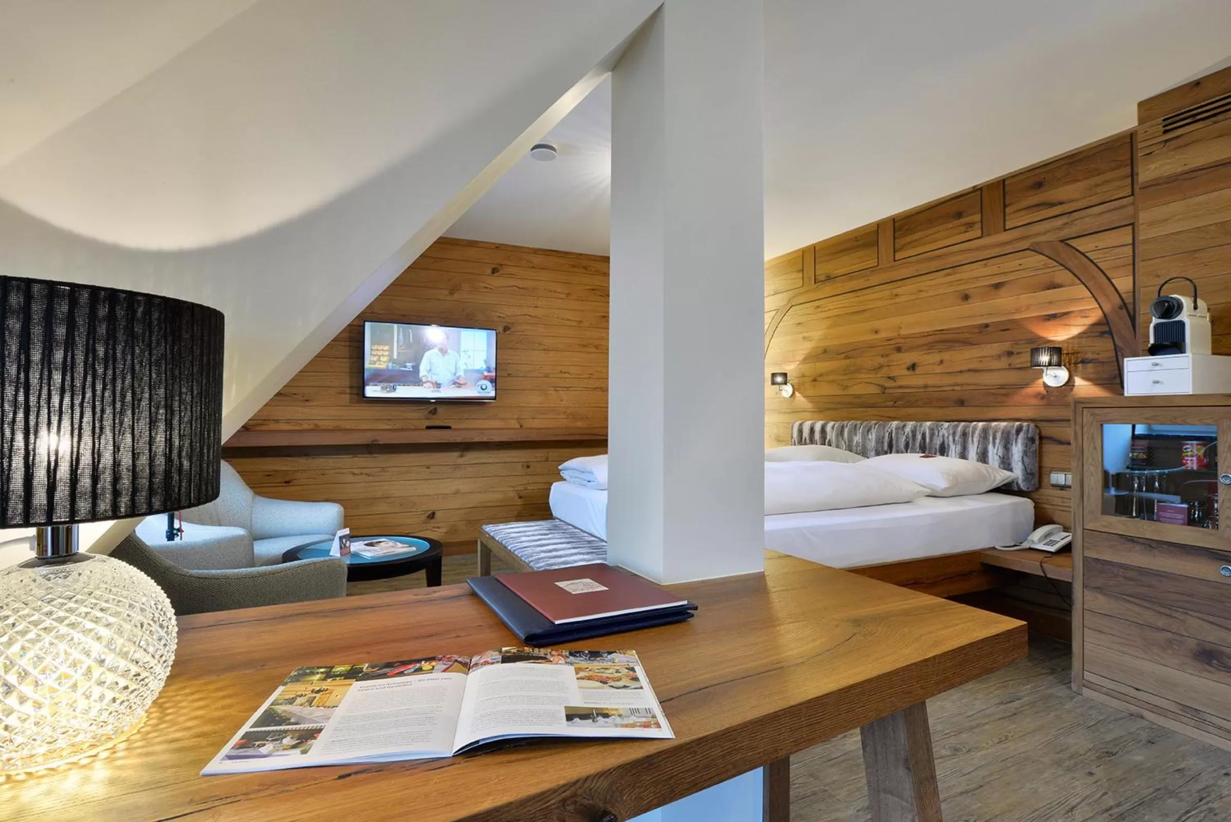 Photo of the whole room, Bed in Hotel Torbräu