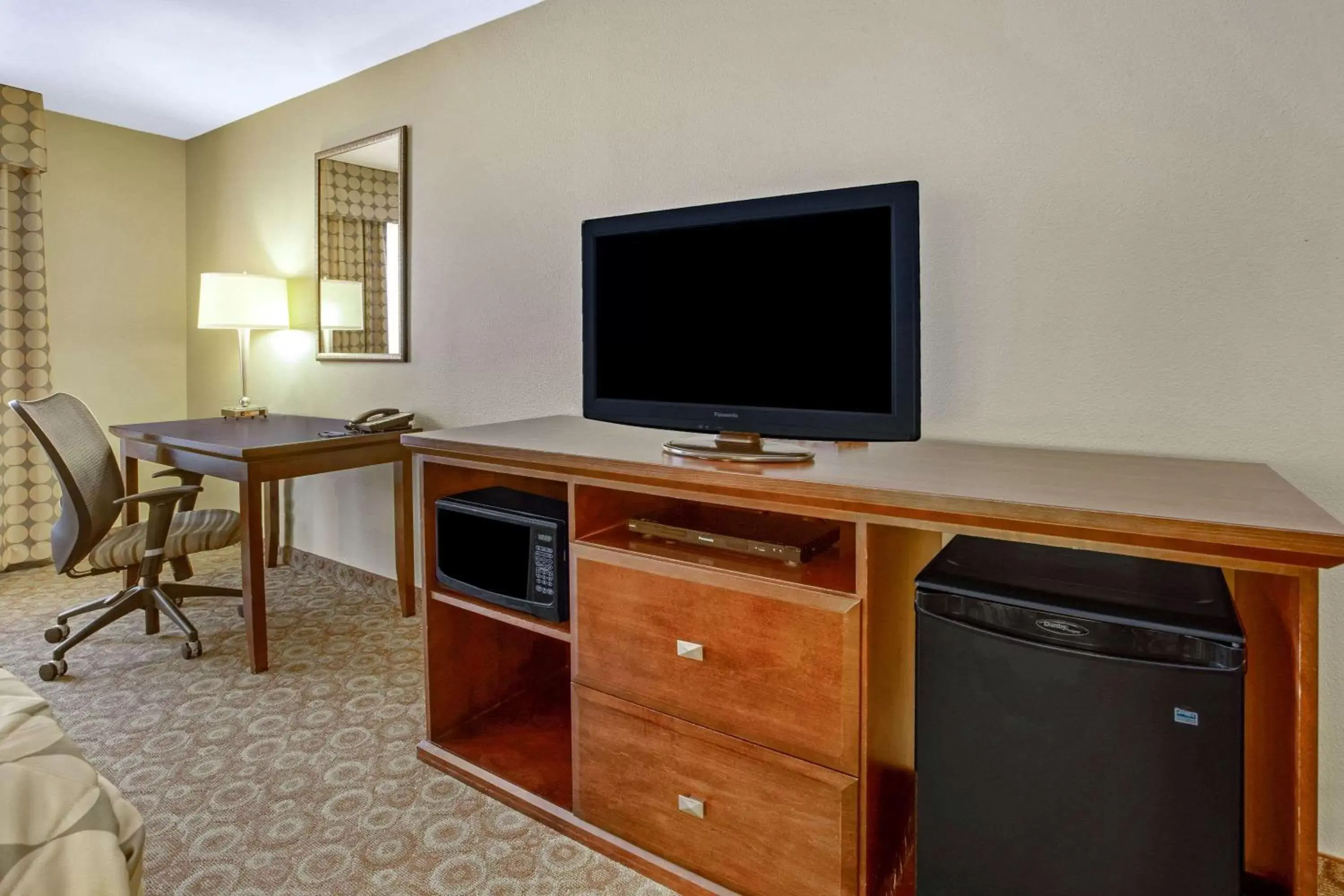 Photo of the whole room in La Quinta by Wyndham Dickinson Photo of the whole room in La Quinta by Wyndham Dickinson