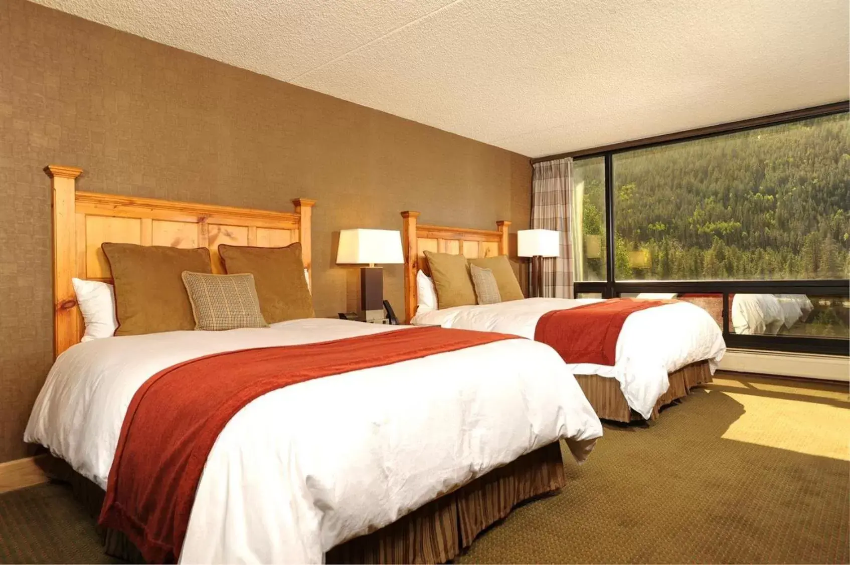 Photo of the whole room, Bed in The Keystone Lodge and Spa by Keystone Resort