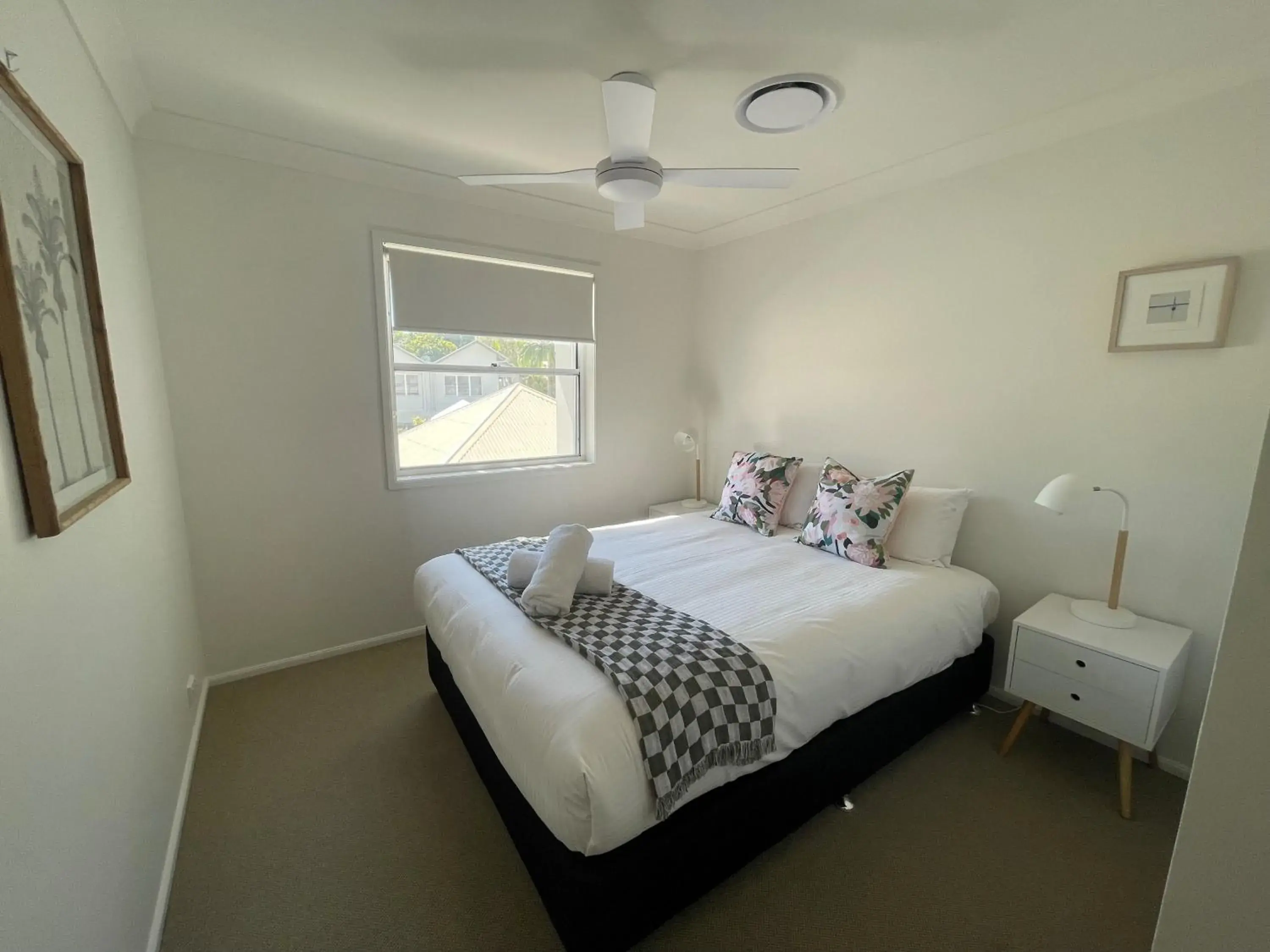 Bed in Noosa Entrance Waterfront Resort