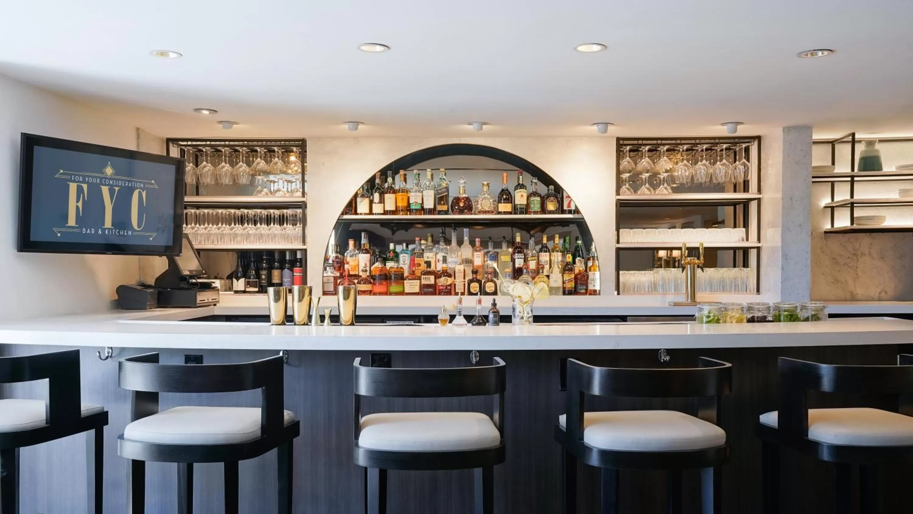 Restaurant/places to eat in Hotel Amarano Burbank-Hollywood