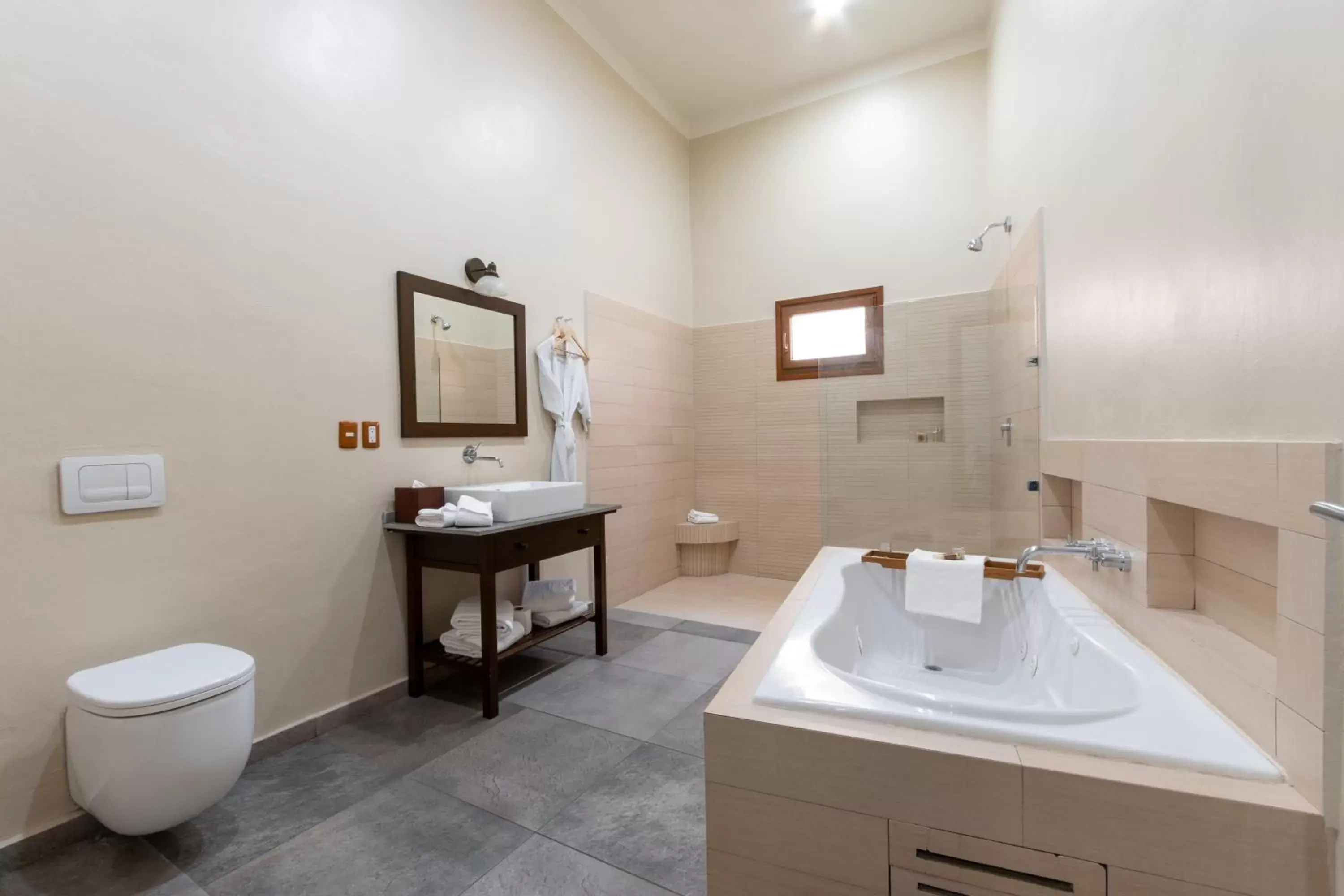 Shower, Bathroom in Casa Lucila Hotel Boutique