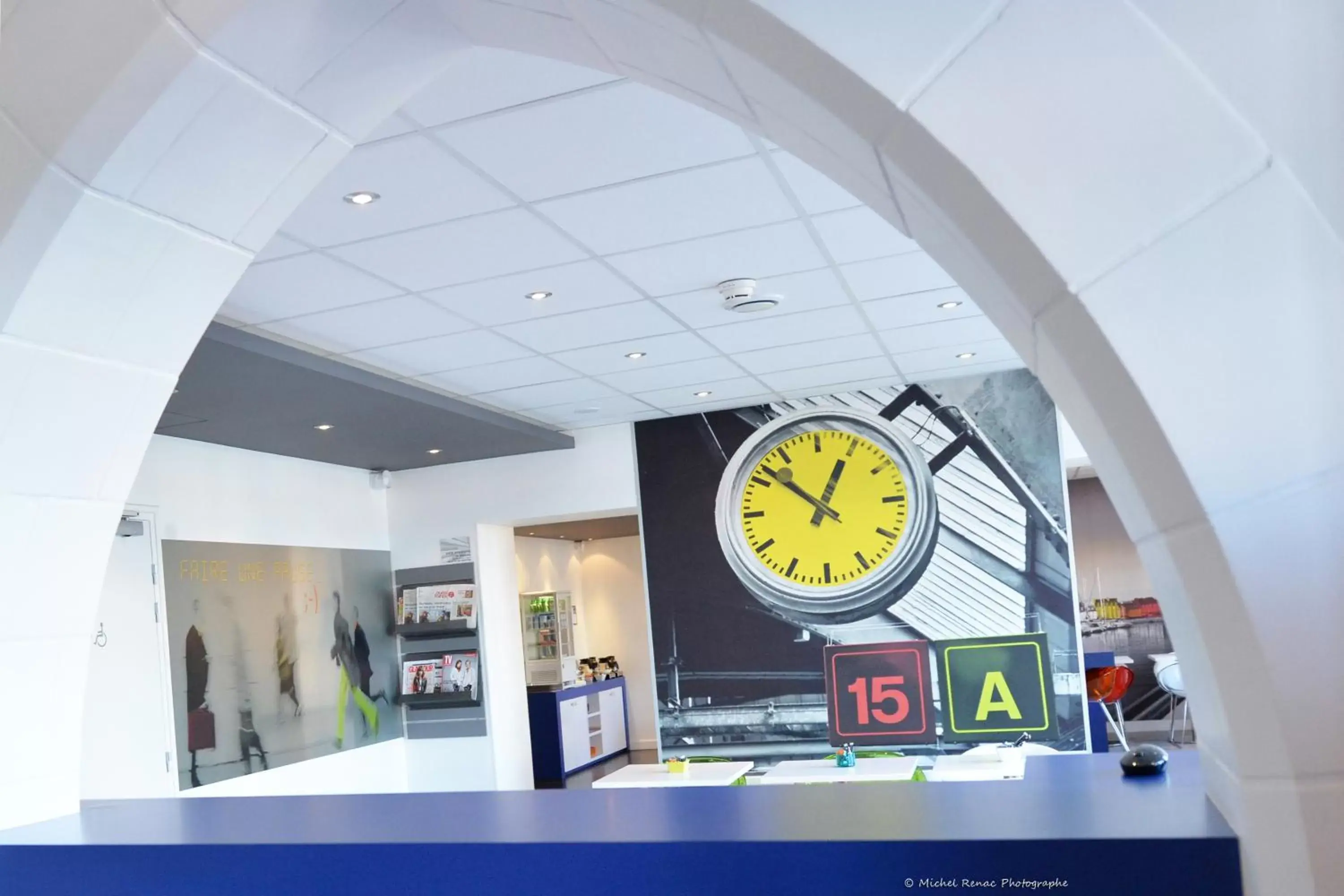 Lounge or bar, Lobby/Reception in ibis Styles Vannes Gare Centre