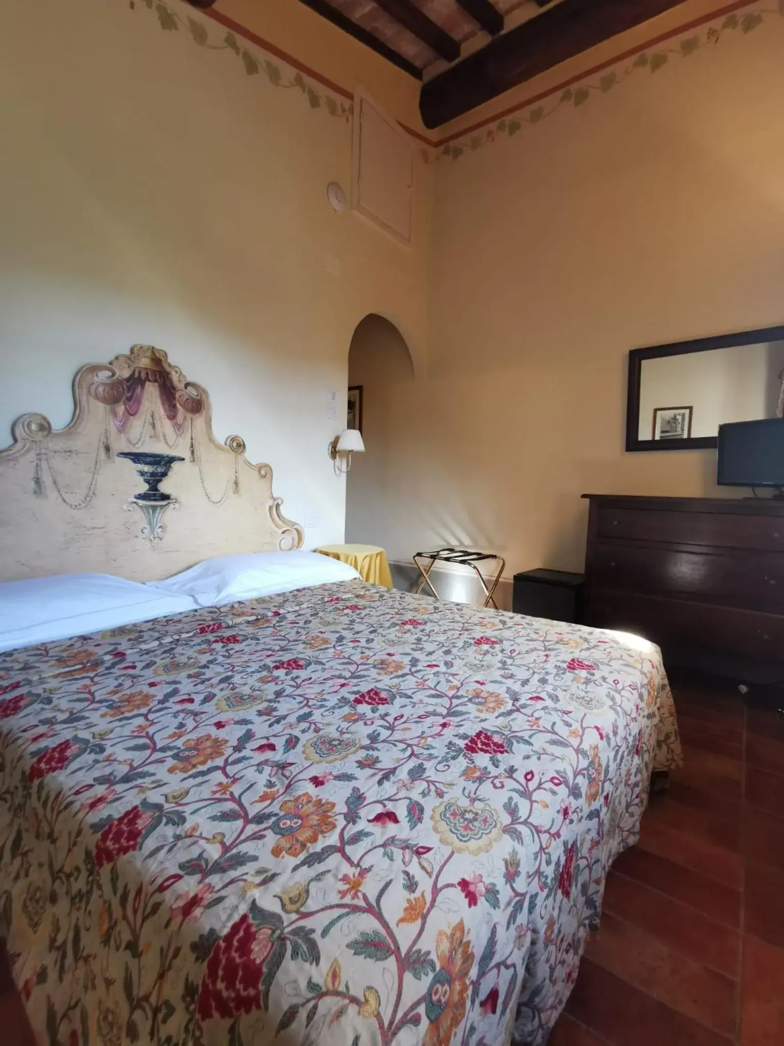 Bed in Relais Borgo San Pietro