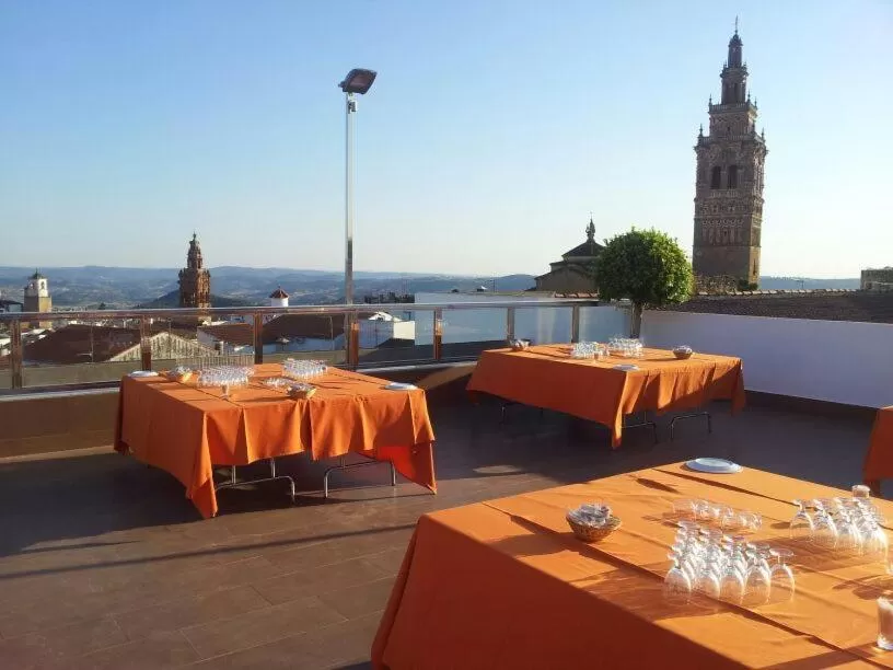 Banquet/Function facilities, Restaurant/Places to Eat in Hotel Oasis Familiar