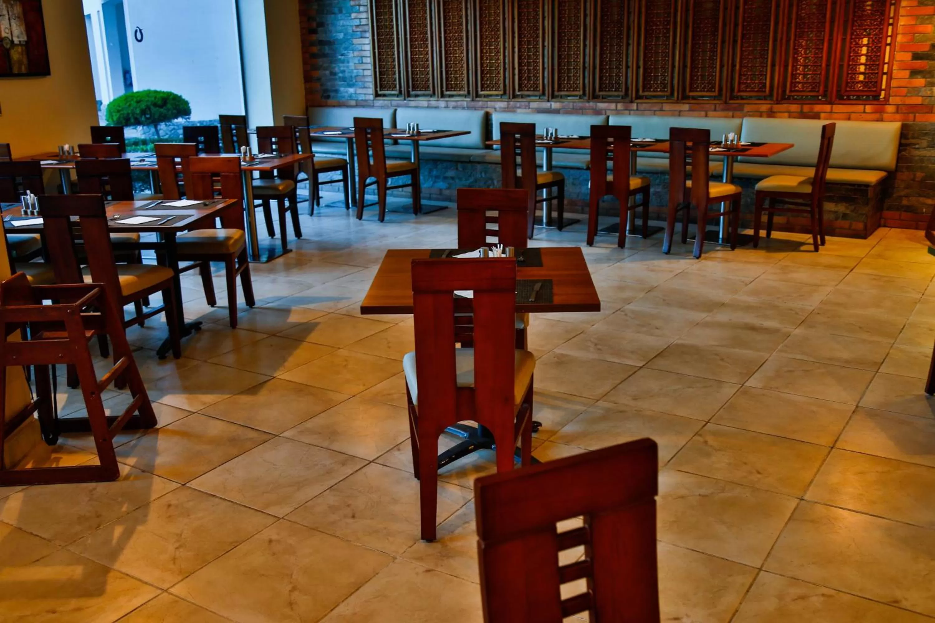 Restaurant/places to eat in Coral Sun Beach