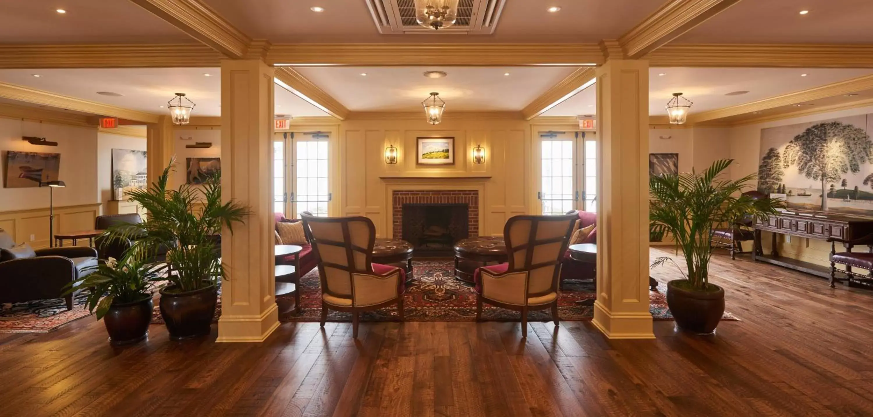 Lounge or bar in The Groton Inn Lounge or bar in The Groton Inn