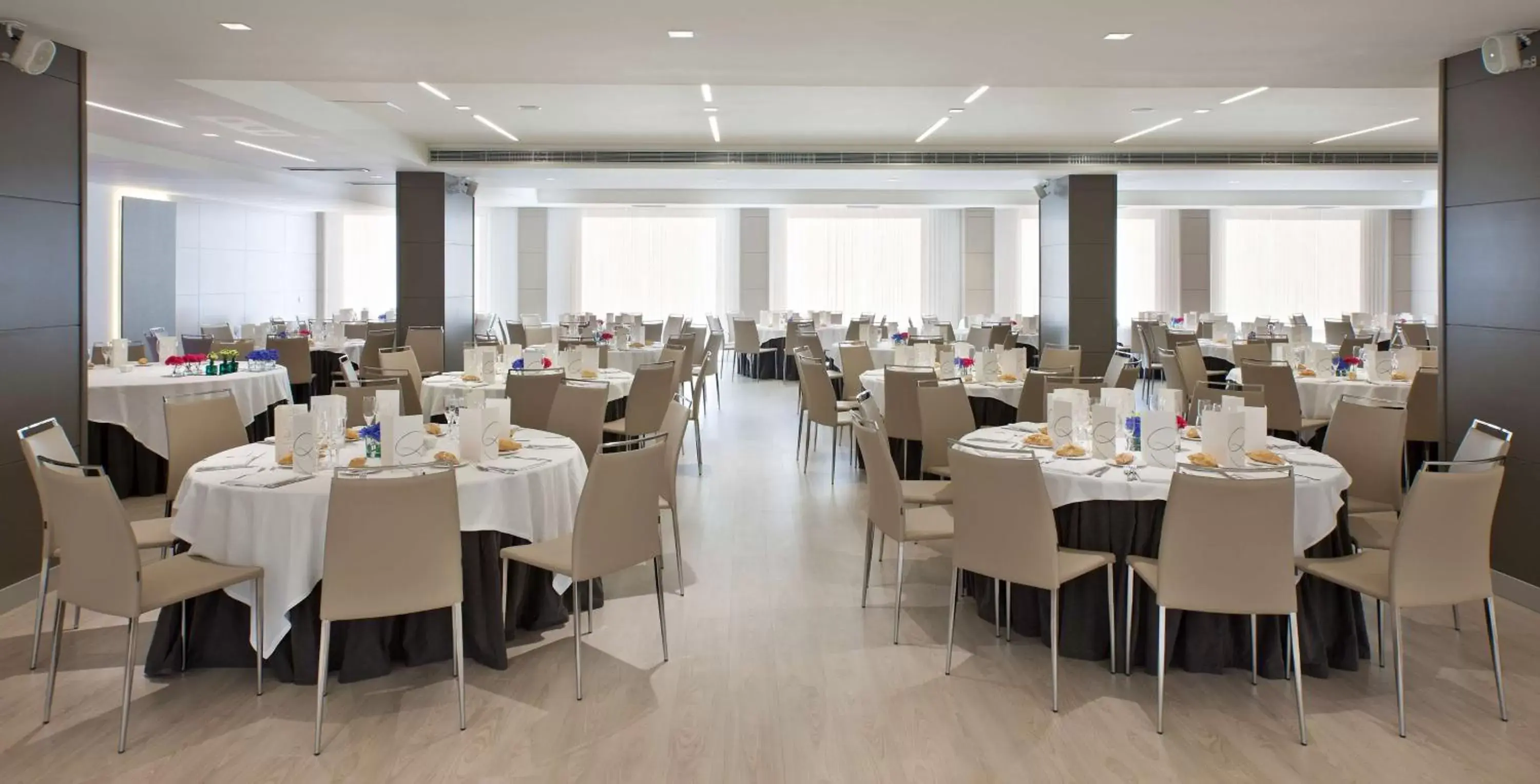 Meeting/conference room, Restaurant/Places to Eat in NH Collection San Sebastián Aranzazu