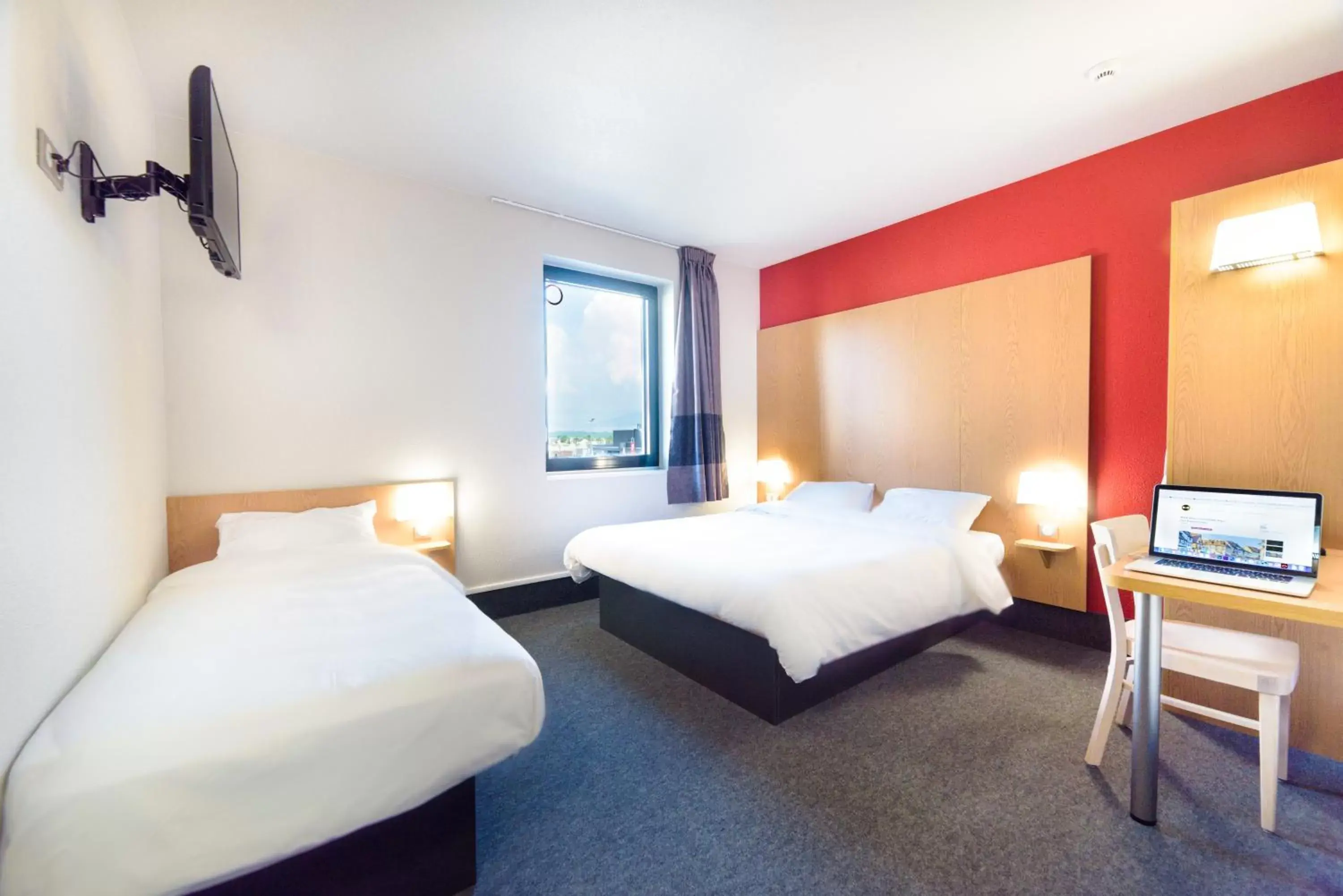 Bedroom, Bed in B&B HOTEL Colmar Expo