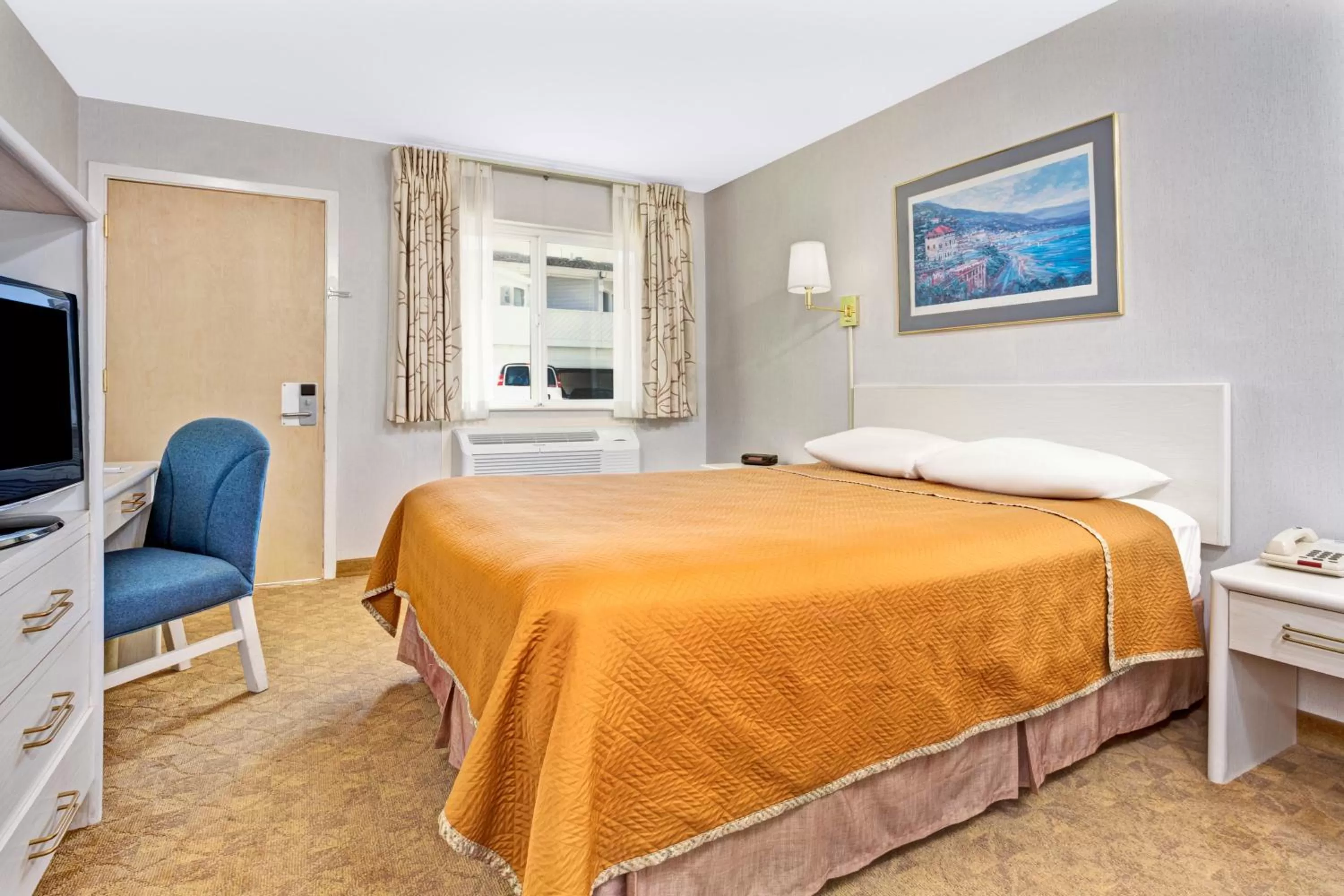 Deluxe Queen Room - Non-Smoking in Travelodge by Wyndham Mill Valley/Sausalito