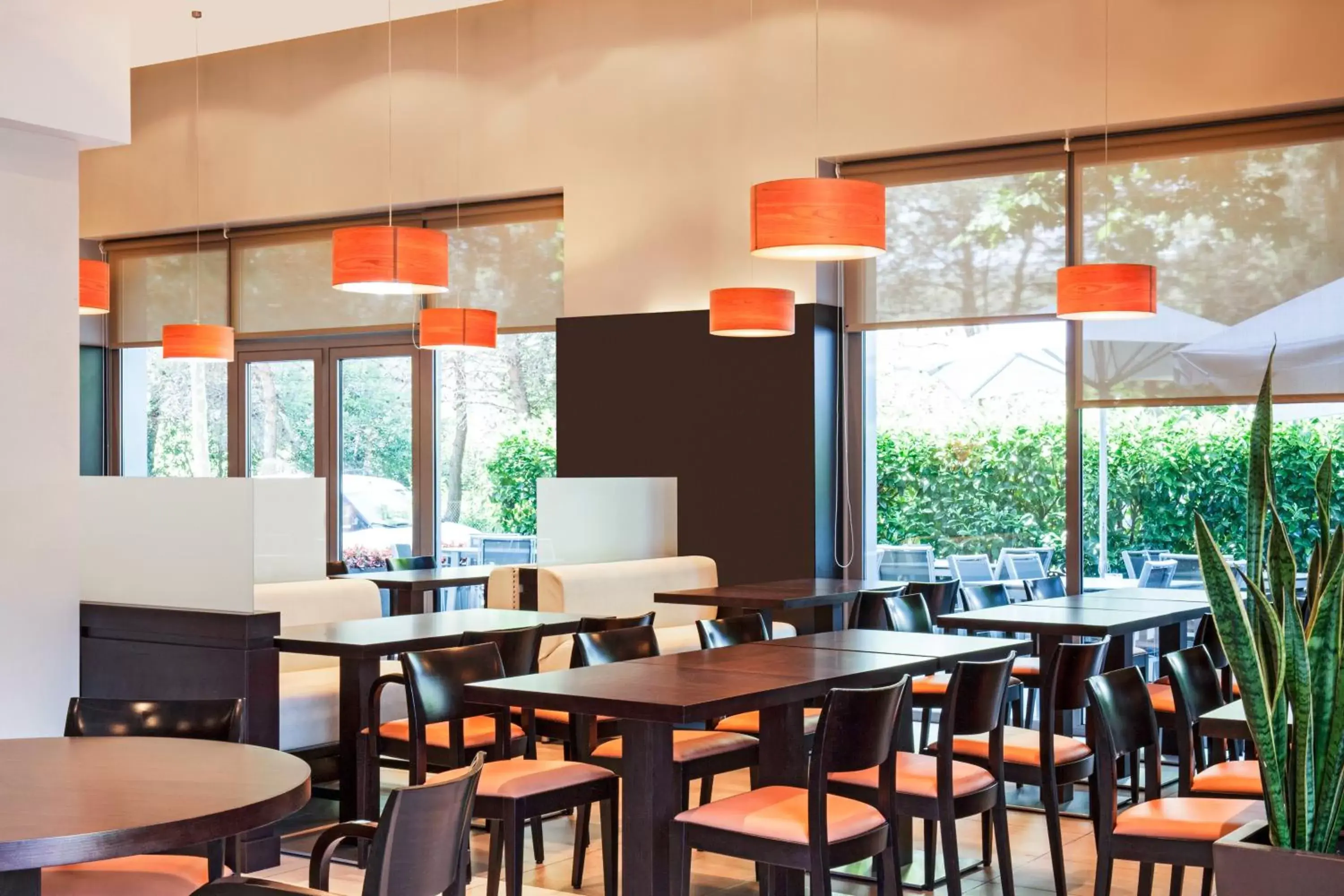 Restaurant/Places to Eat in Ibis Barcelona Mollet