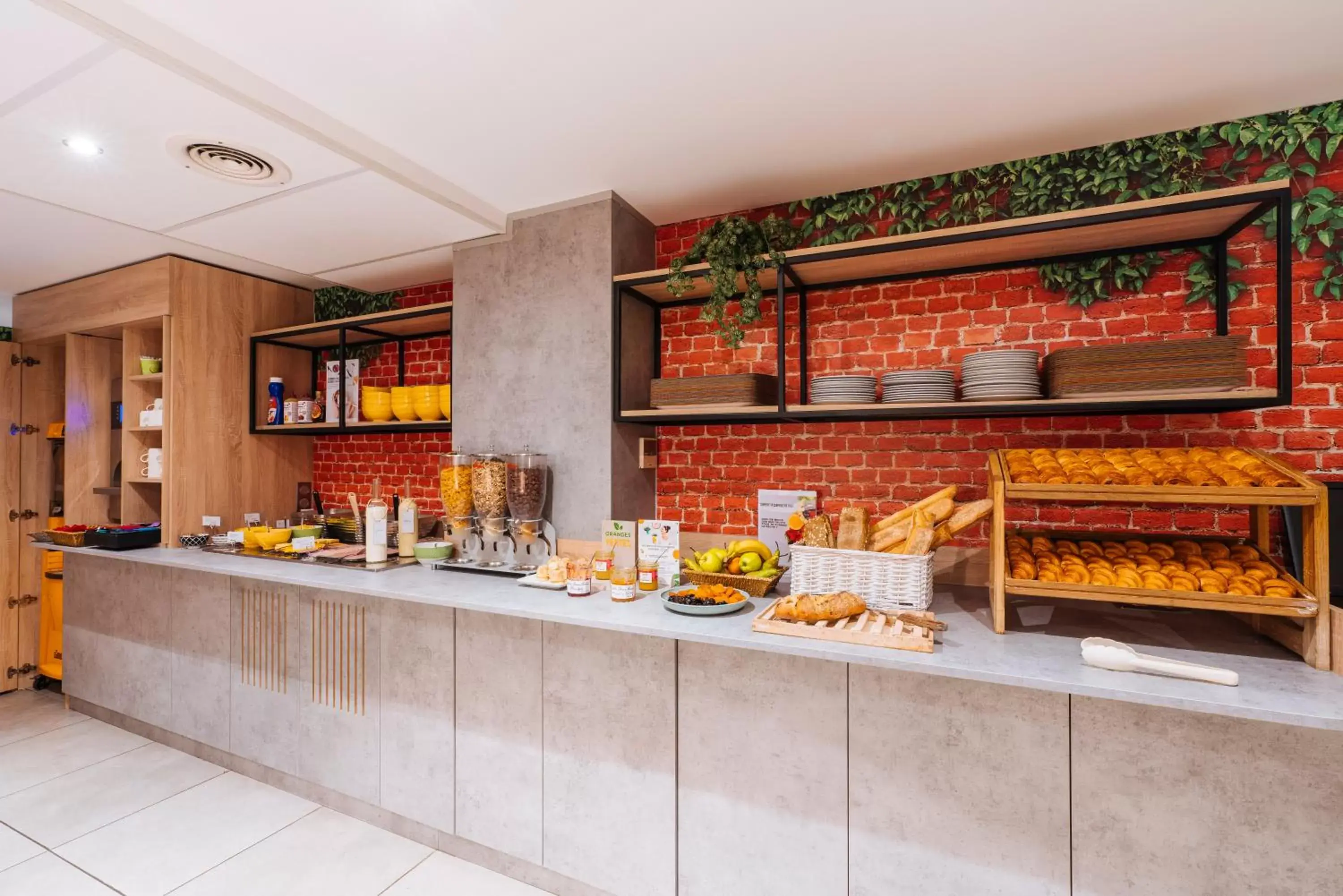 Buffet breakfast, Restaurant/Places to Eat in Ibis Styles Lille Marcq En Baroeul