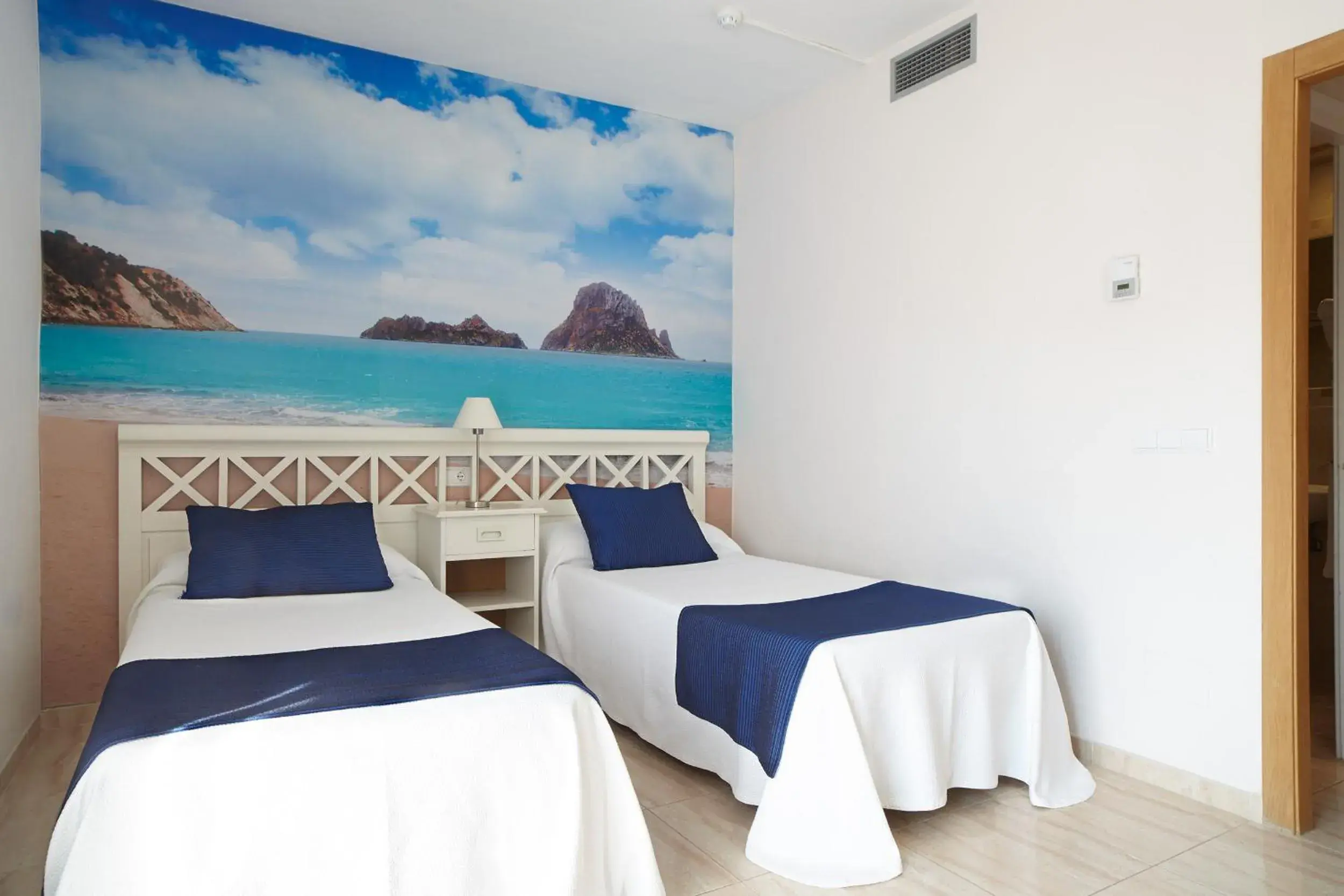 Double or Twin Room in Hostal Mar y Huerta