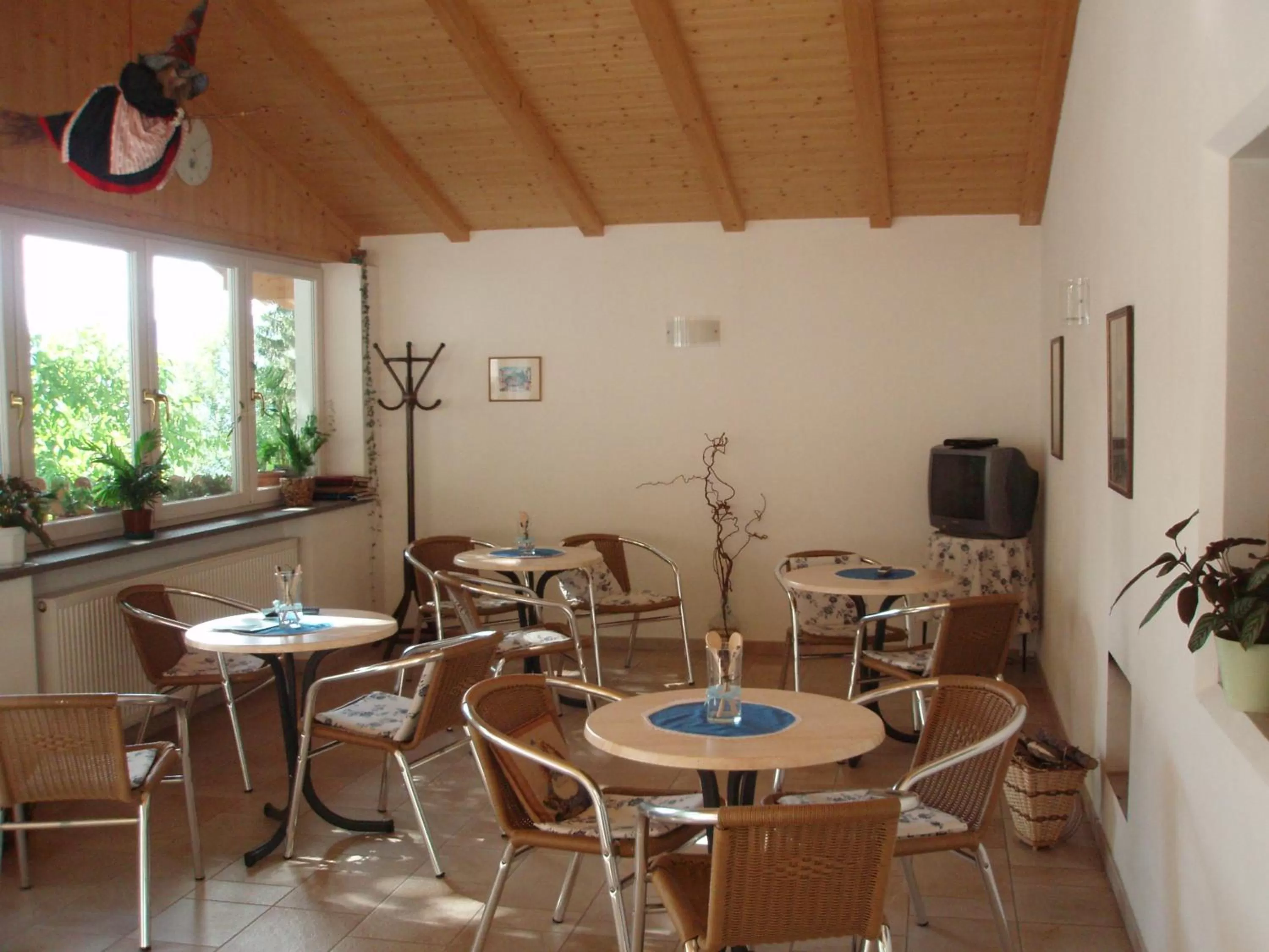 Restaurant/places to eat in Bad St Isidor