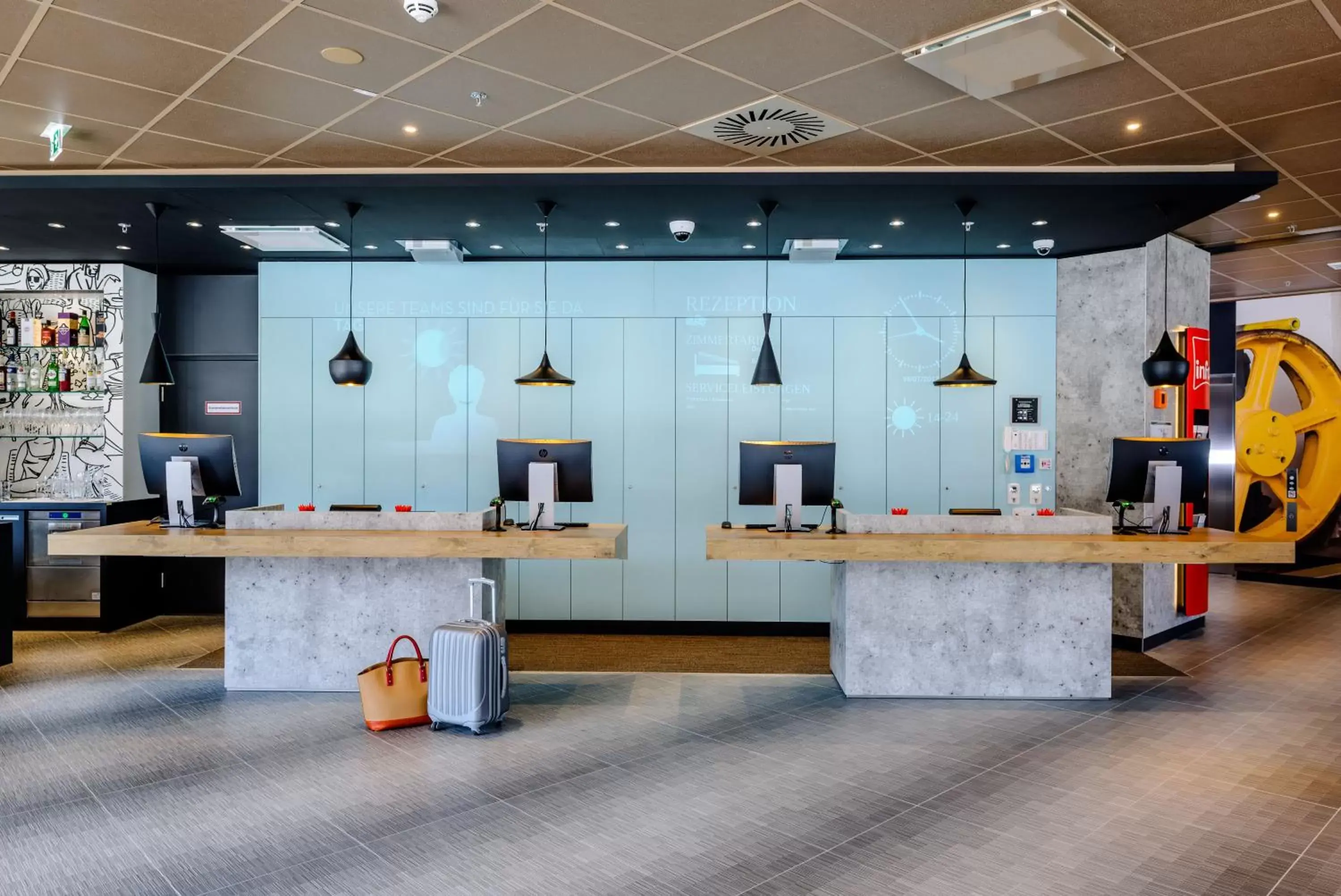 Lobby or reception in ibis Wien Hauptbahnhof