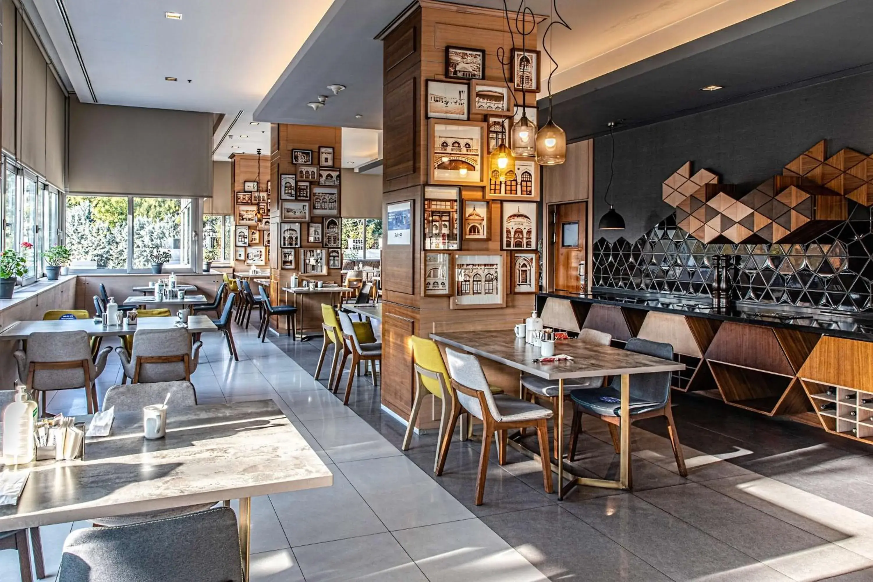 Restaurant/places to eat in Radisson Blu Ankara Restaurant/places to eat in Radisson Blu Ankara