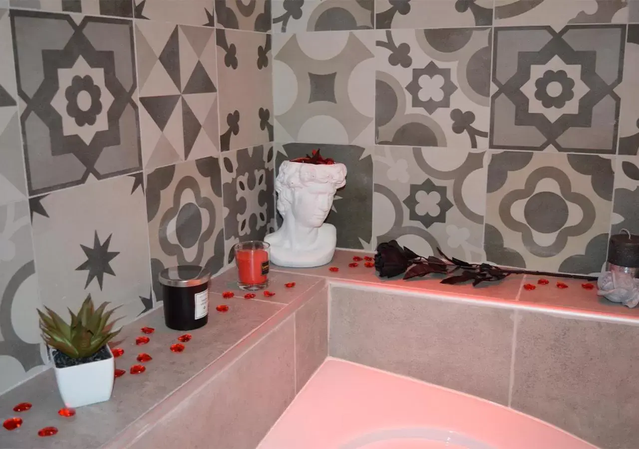Hot Tub, Bathroom in B&B Aquino in Terrazza