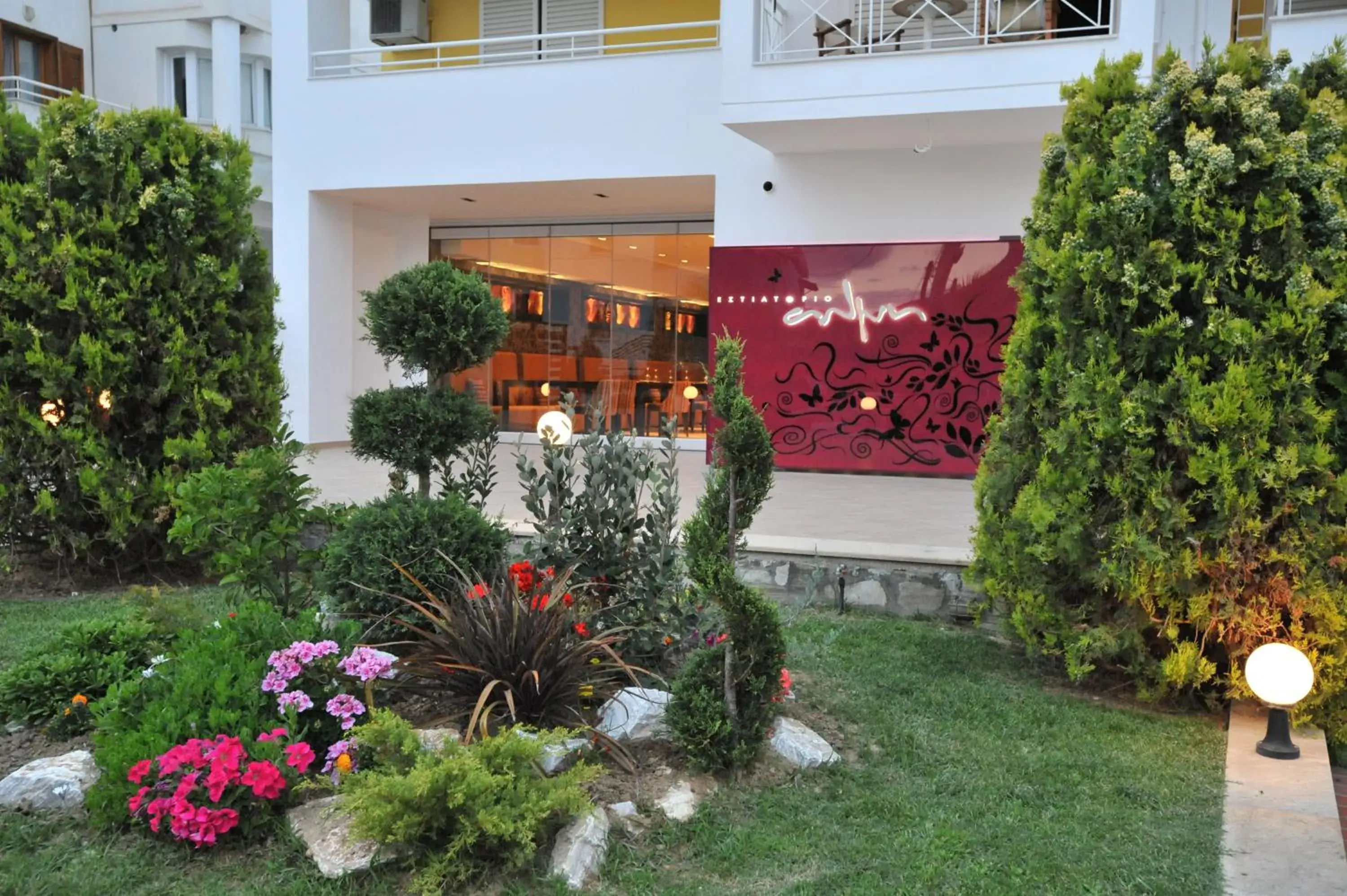 Facade/entrance, Garden in Hotel Kalloni