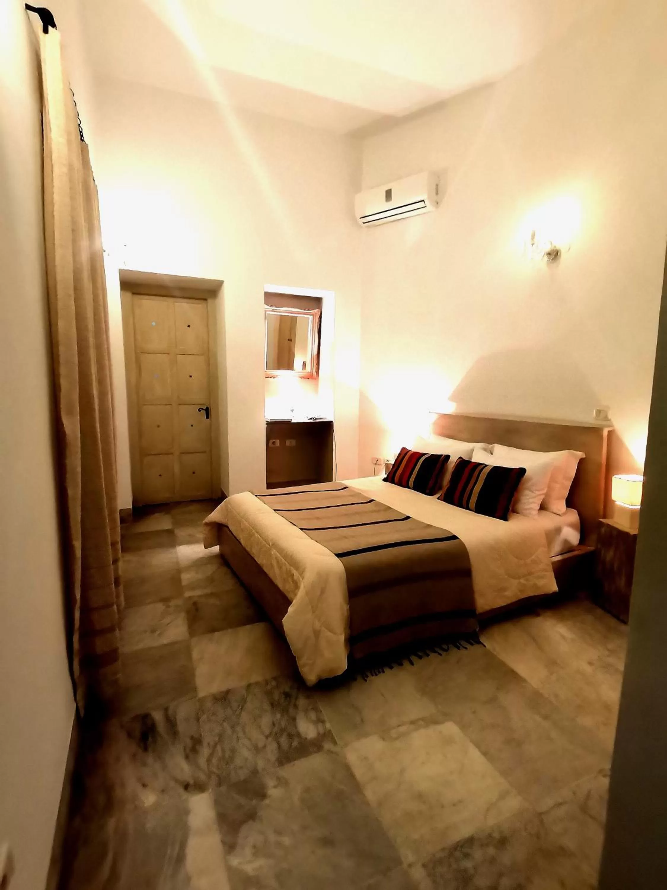 Photo of the whole room, Bed in Dar El Médina