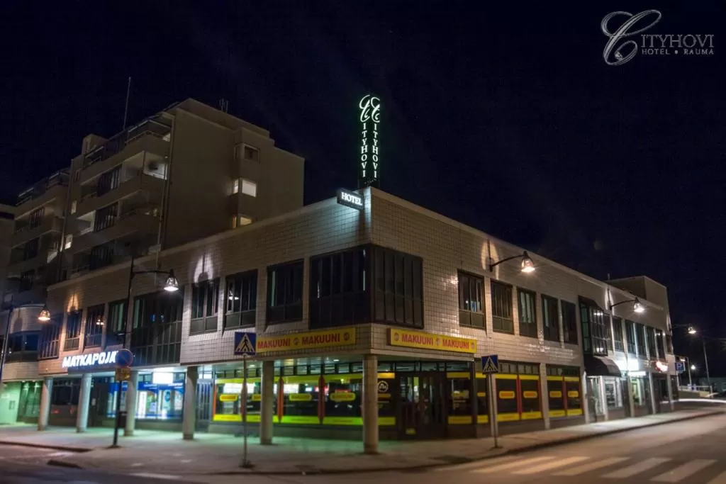 Facade/entrance in Hotel CityHovi