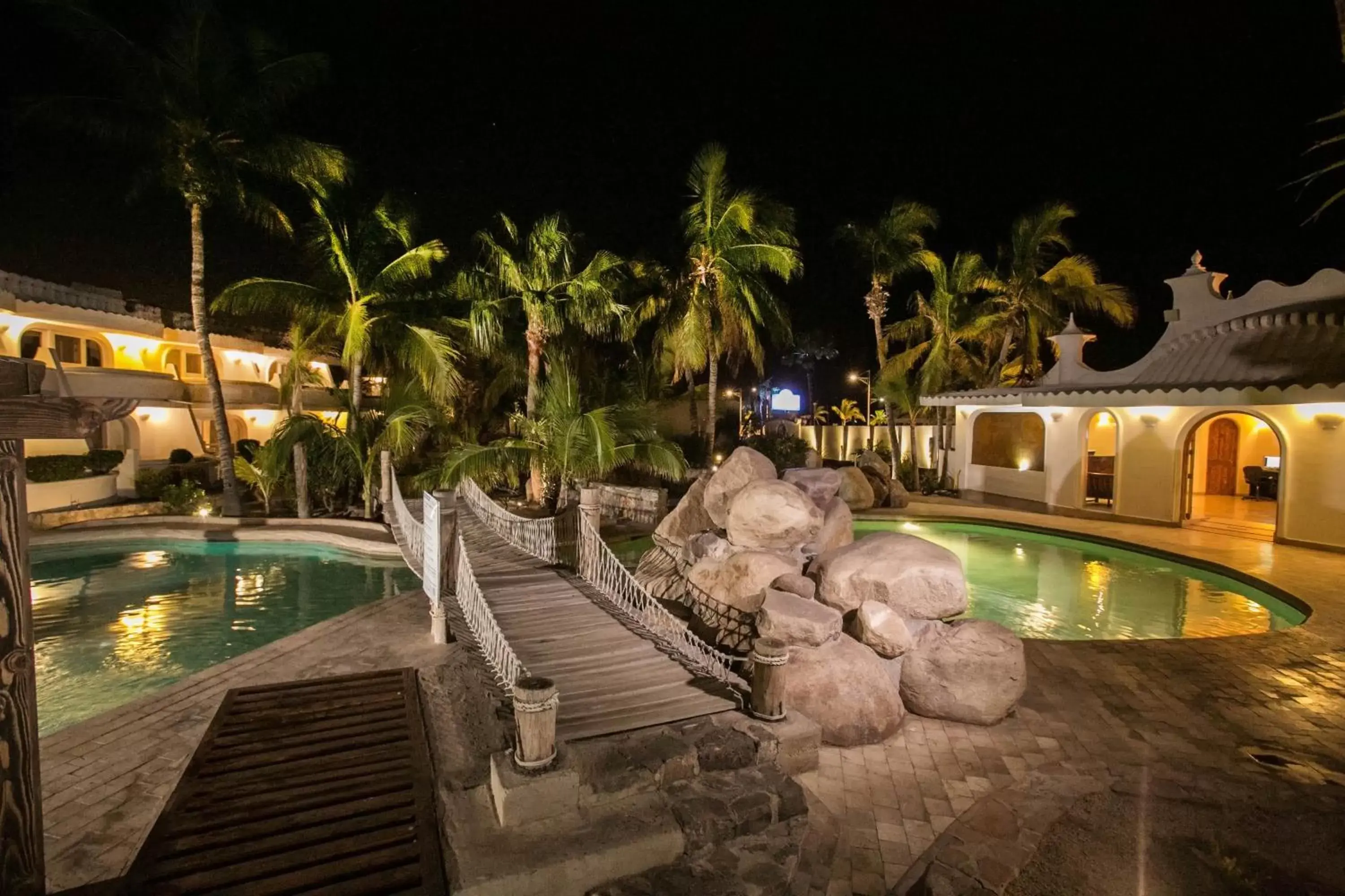 Swimming Pool in Hotel & Suites El Moro
