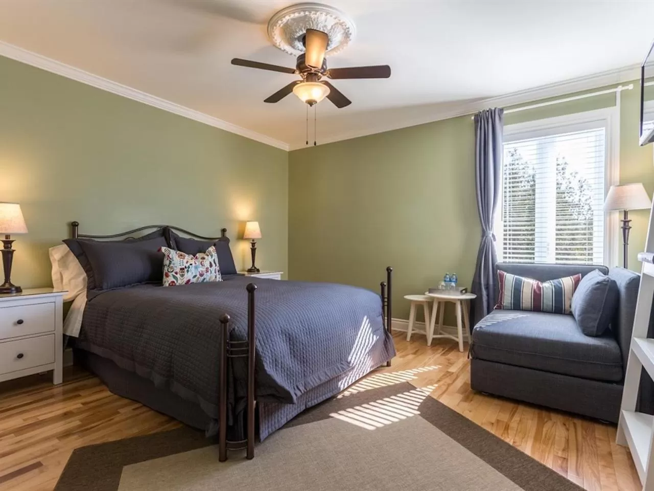 Bedroom, Bed in Les Dames du Lac