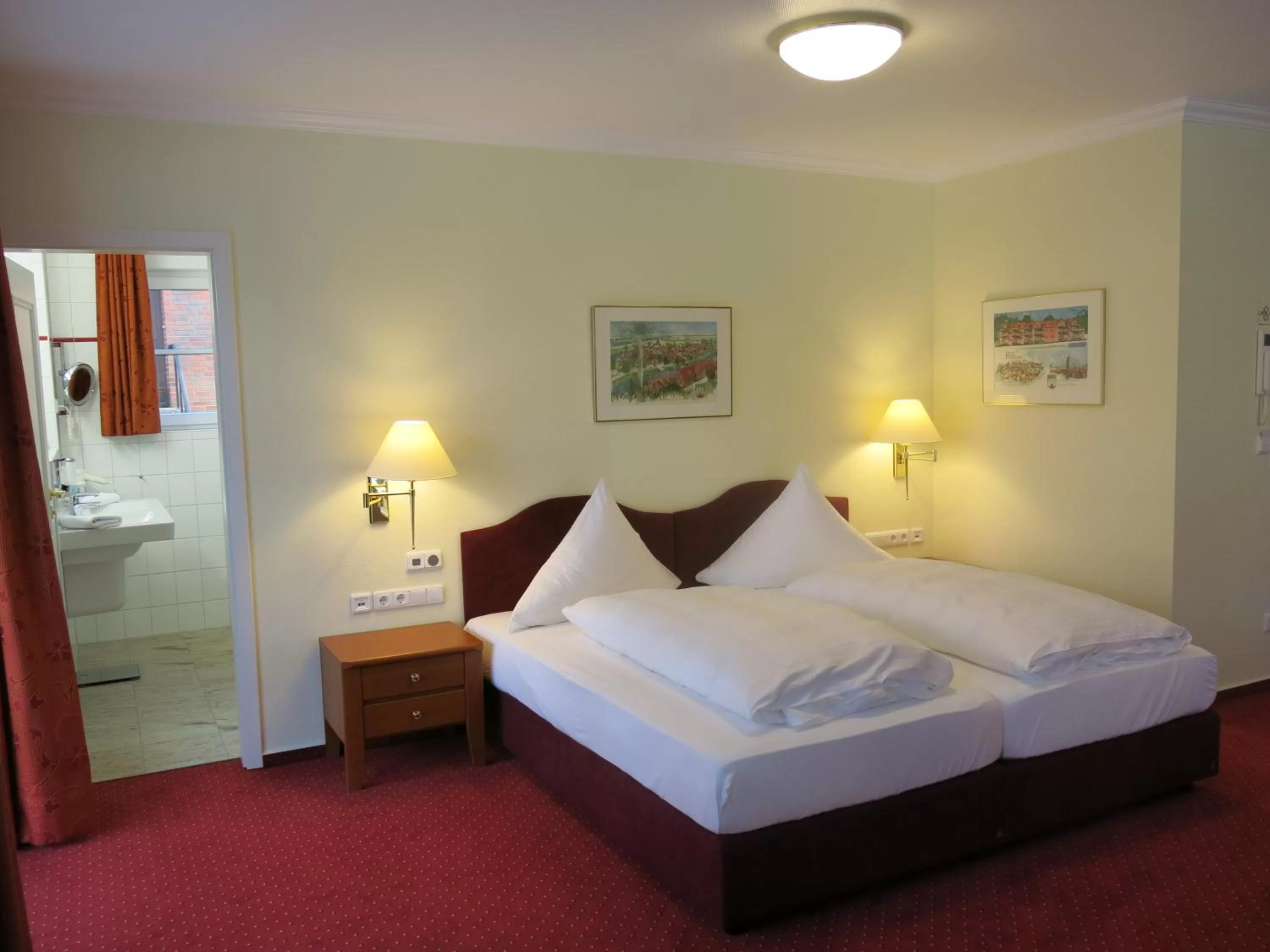 Photo of the whole room, Bed in Hotel Hafen Hitzacker - Elbe