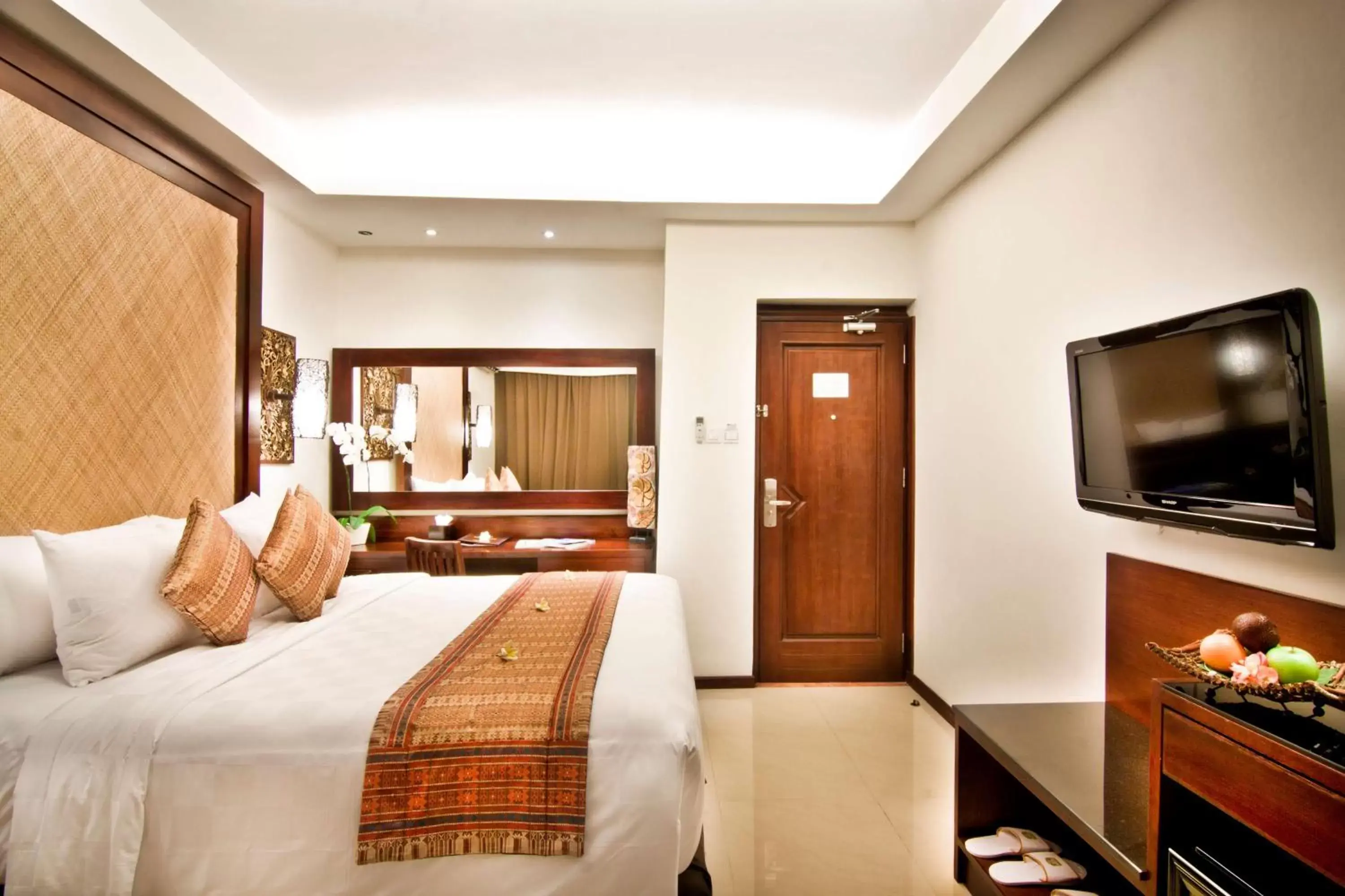 Bedroom, TV/Entertainment Center in Best Western Kuta Villa