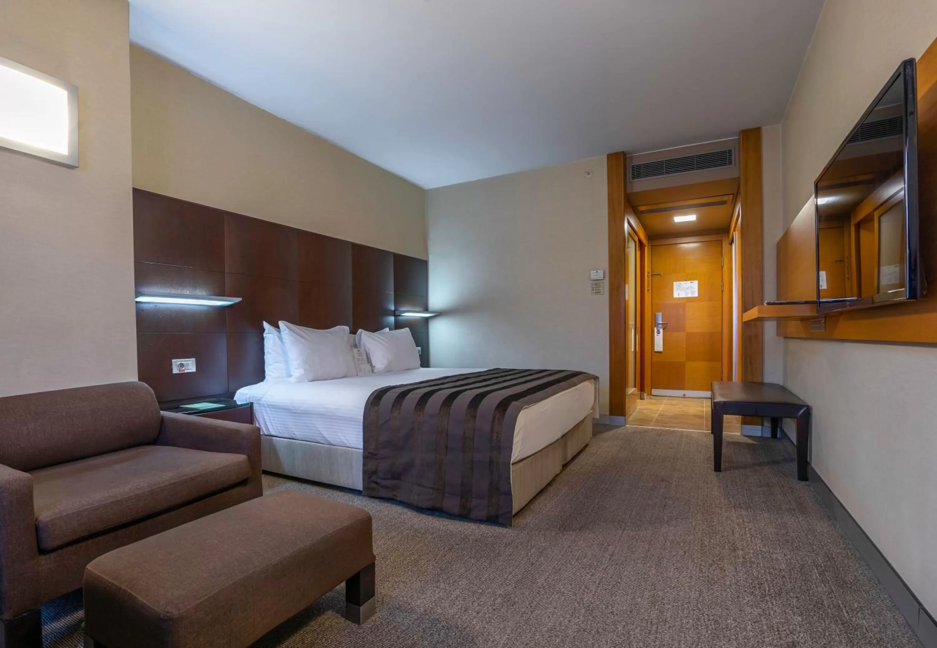 Bed in Point Hotel Taksim