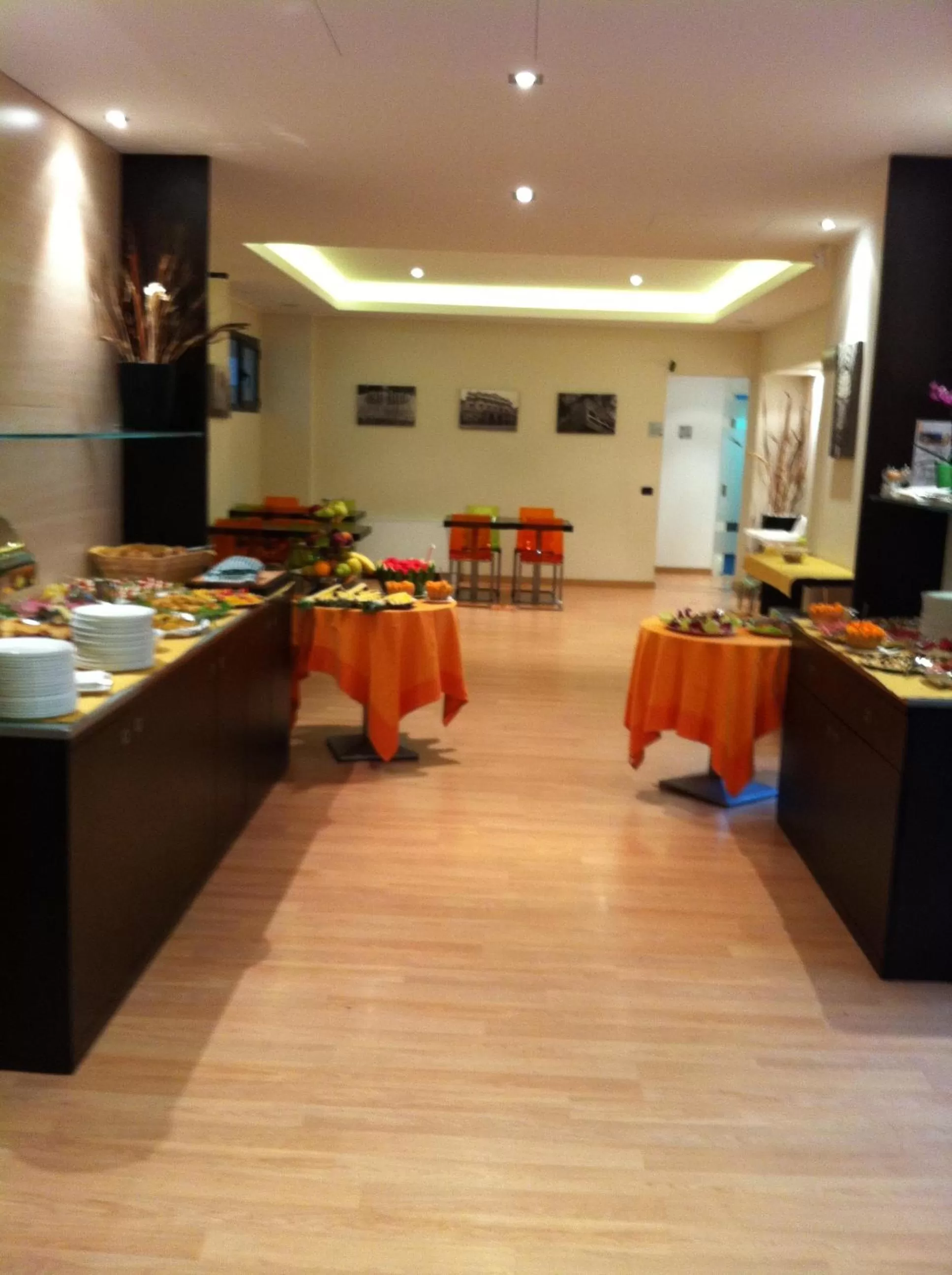 Restaurant/places to eat in Acca Palace AA Hotels