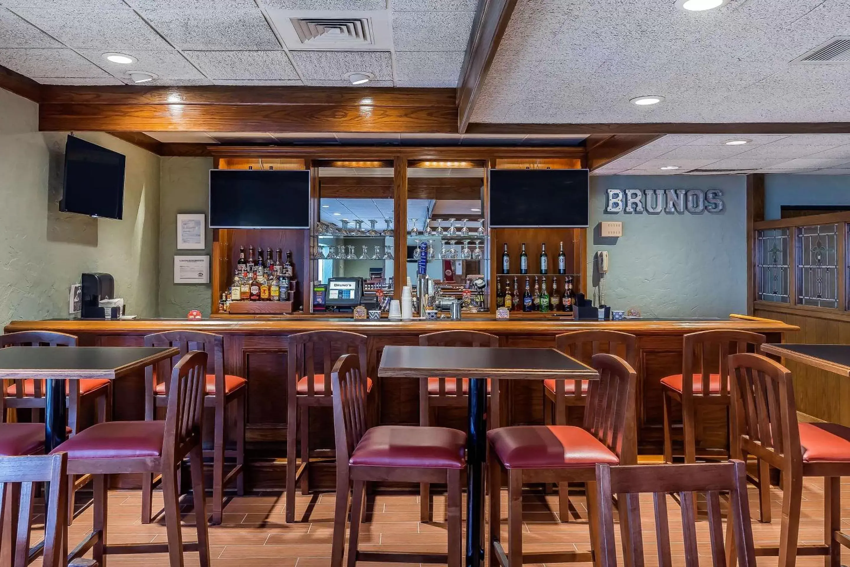 Lounge or bar, Restaurant/Places to Eat in Quality Inn Perrysburg