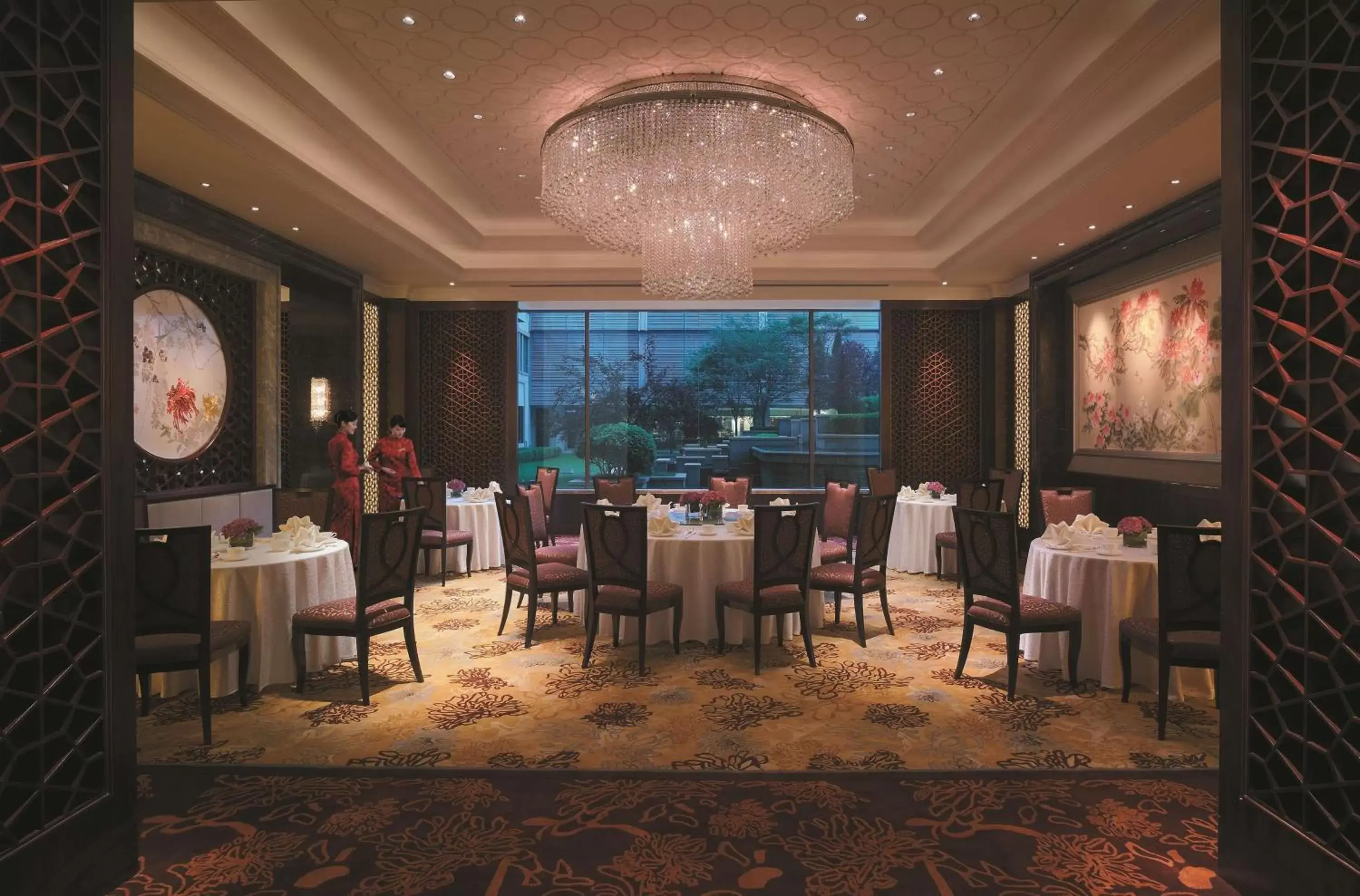 Restaurant/Places to Eat in Shangri-La Qingdao - May Fourth Square