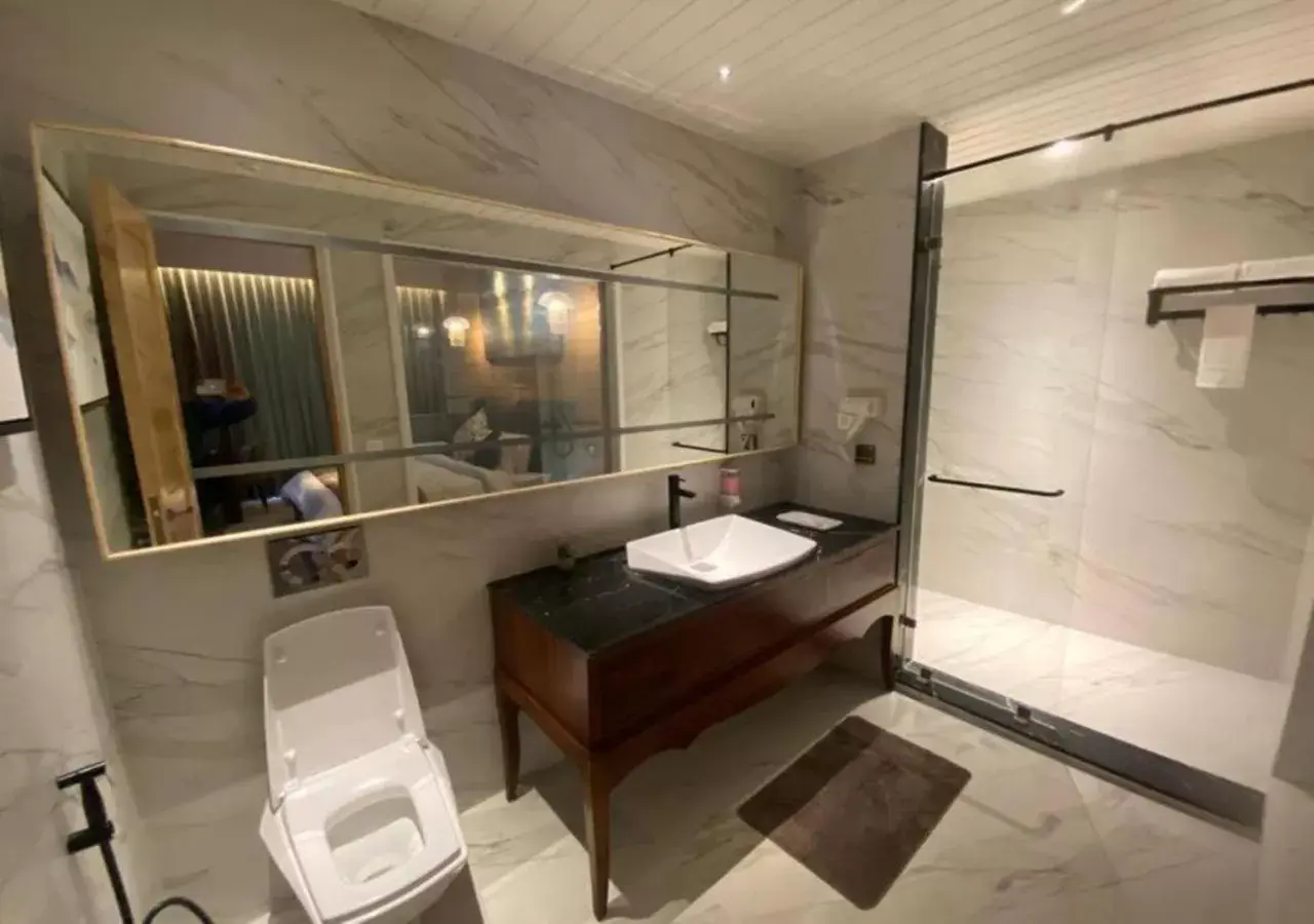 Bathroom in Kasauli Hills Resort