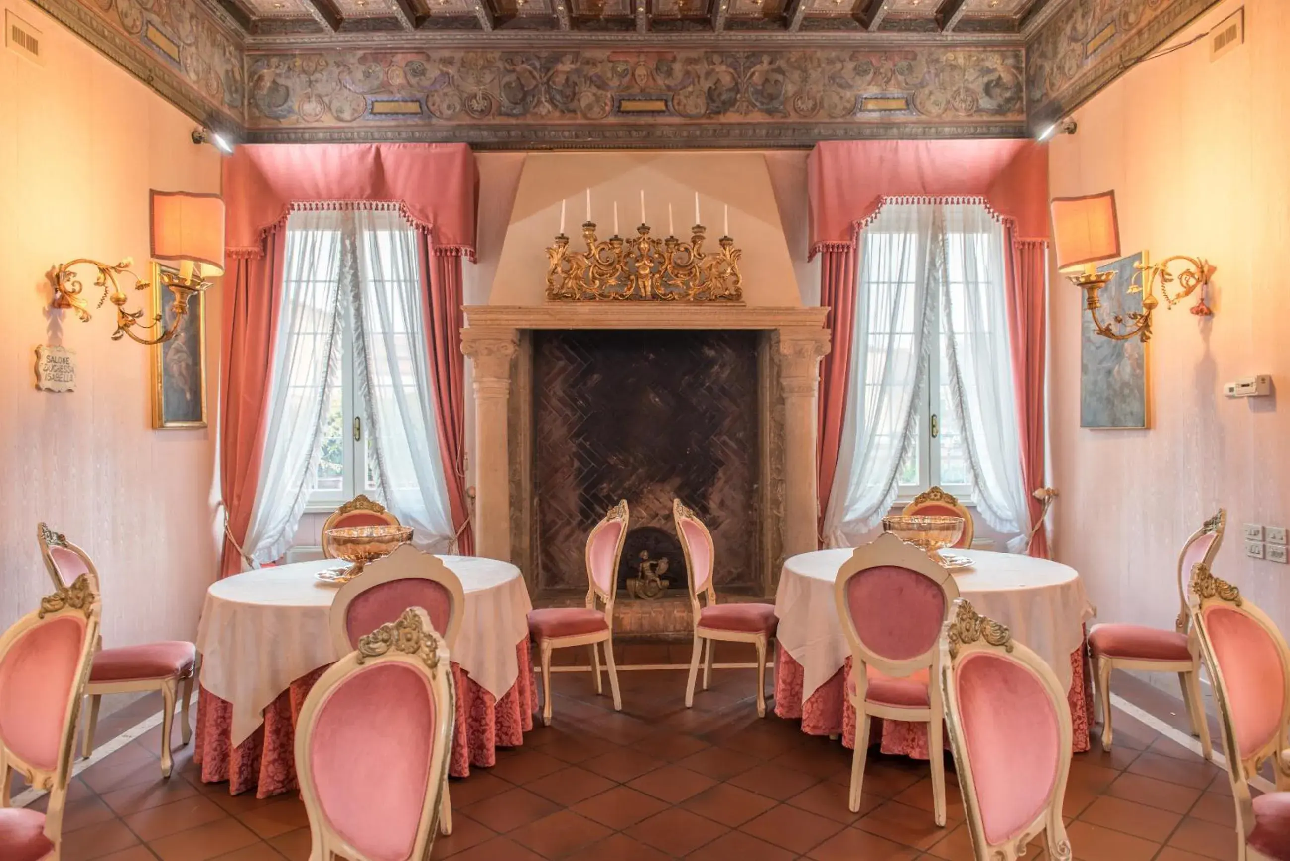 Restaurant/Places to Eat in Duchessa Isabella Hotel & SPA