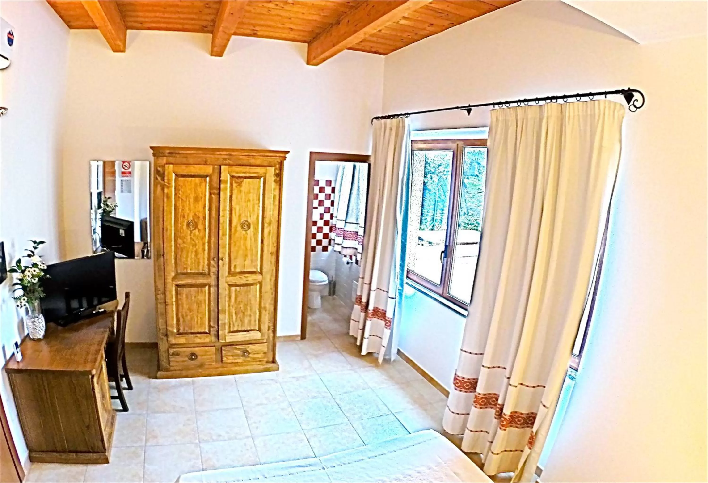 Double Room - Disability Access in Bellamarina