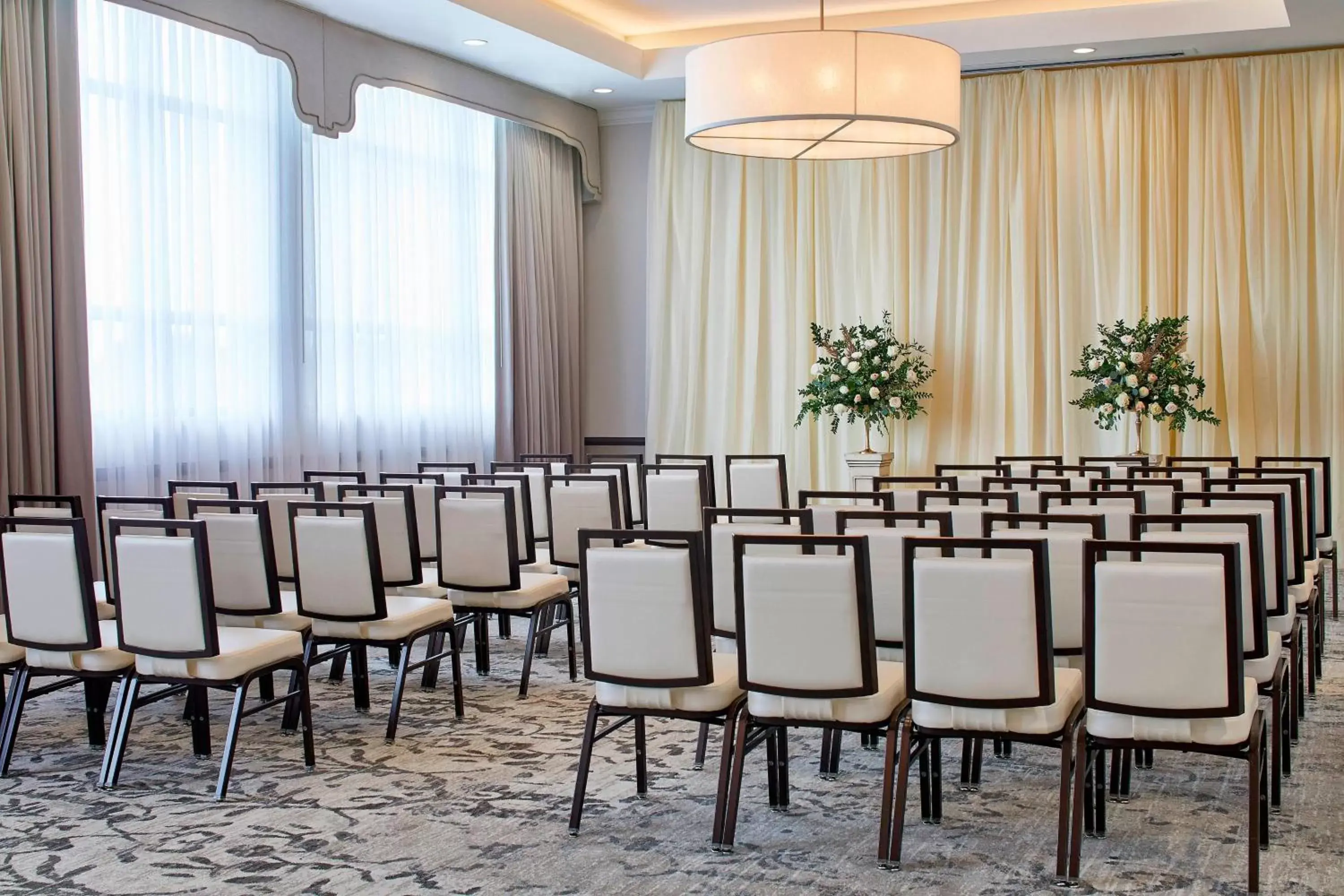 Photo of the whole room in The Edwin Hotel, Autograph Collection