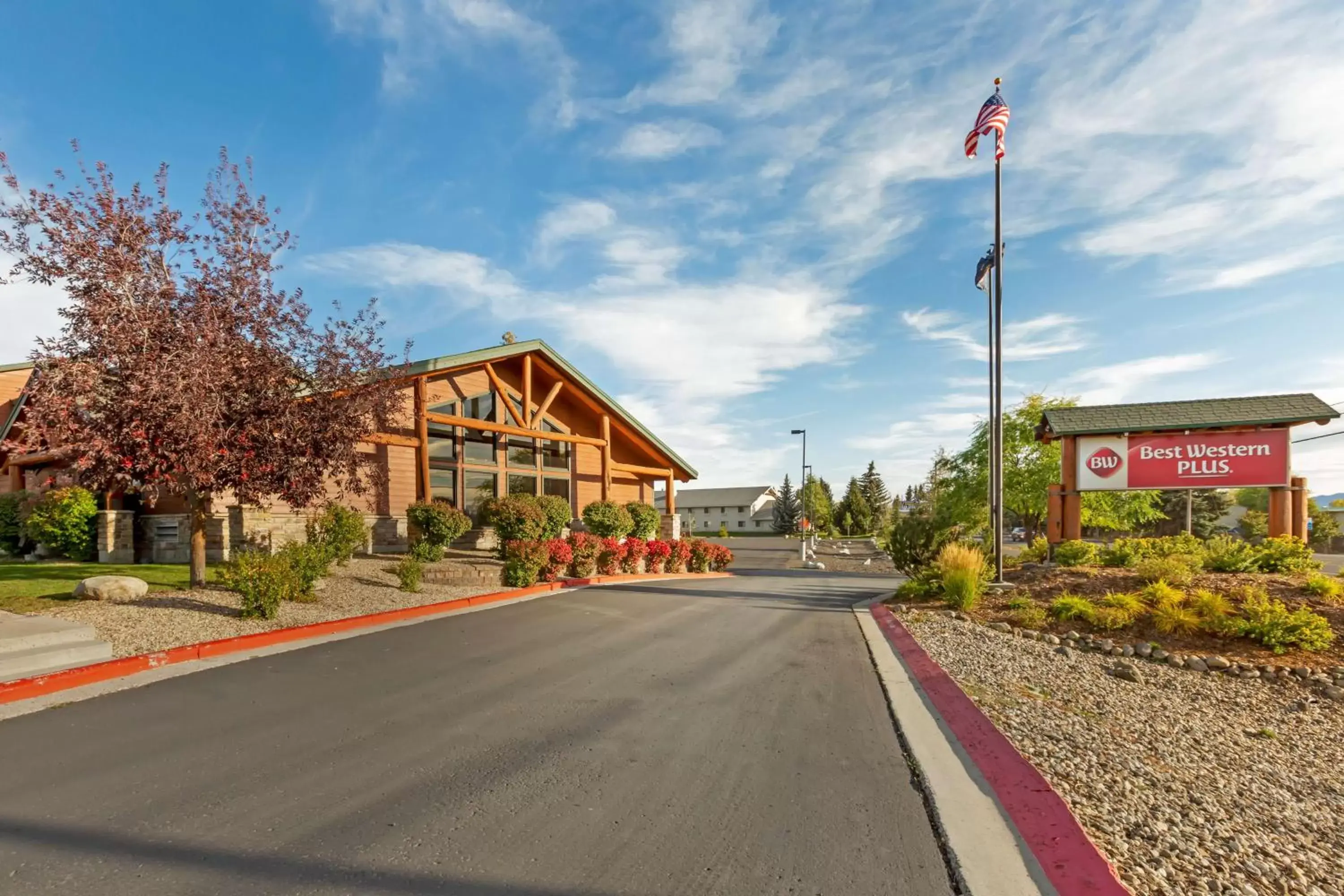 Property Building in Best Western Plus McCall Lodge and Suites