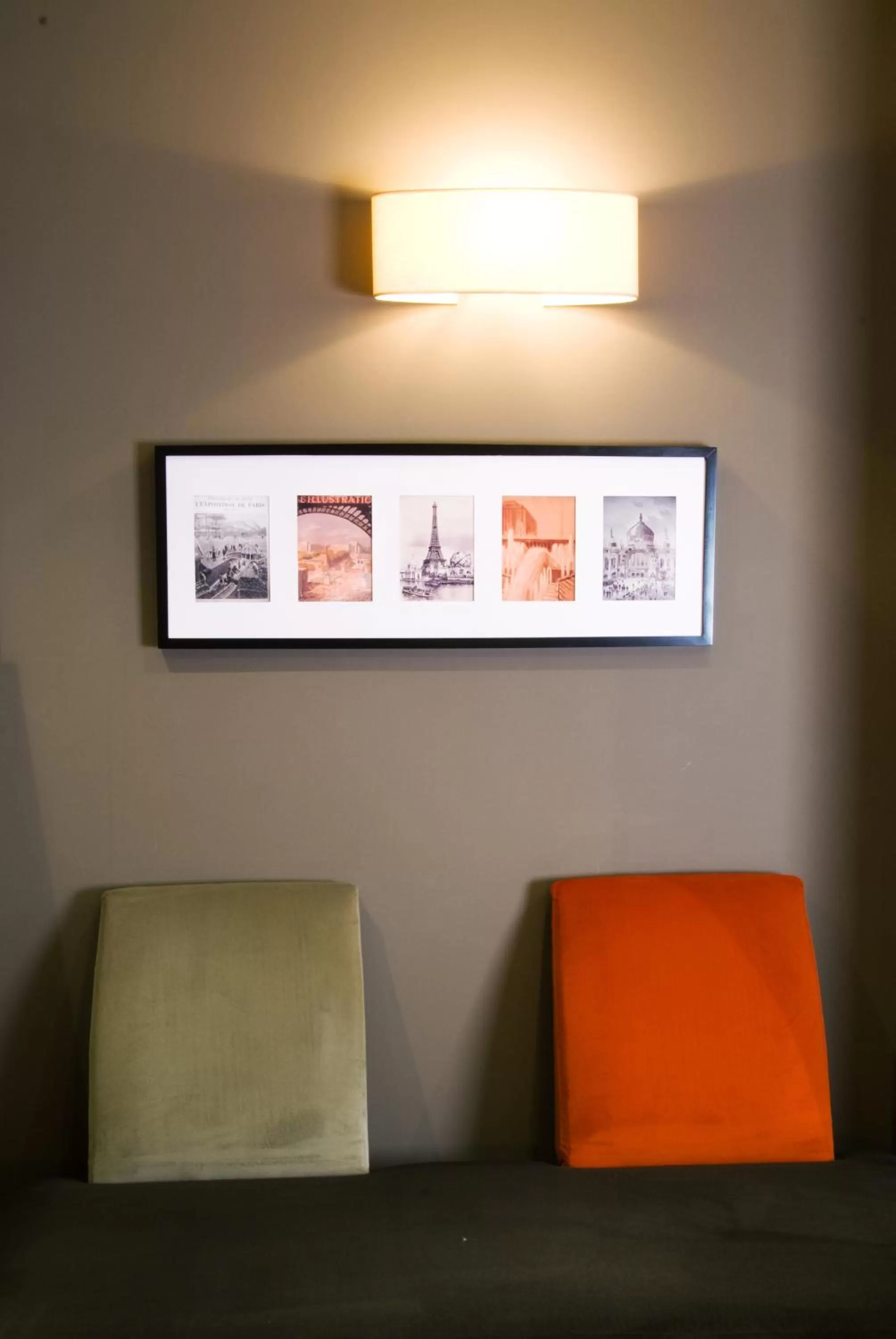 Decorative detail in Hôtel de l'Exposition - Tour Eiffel