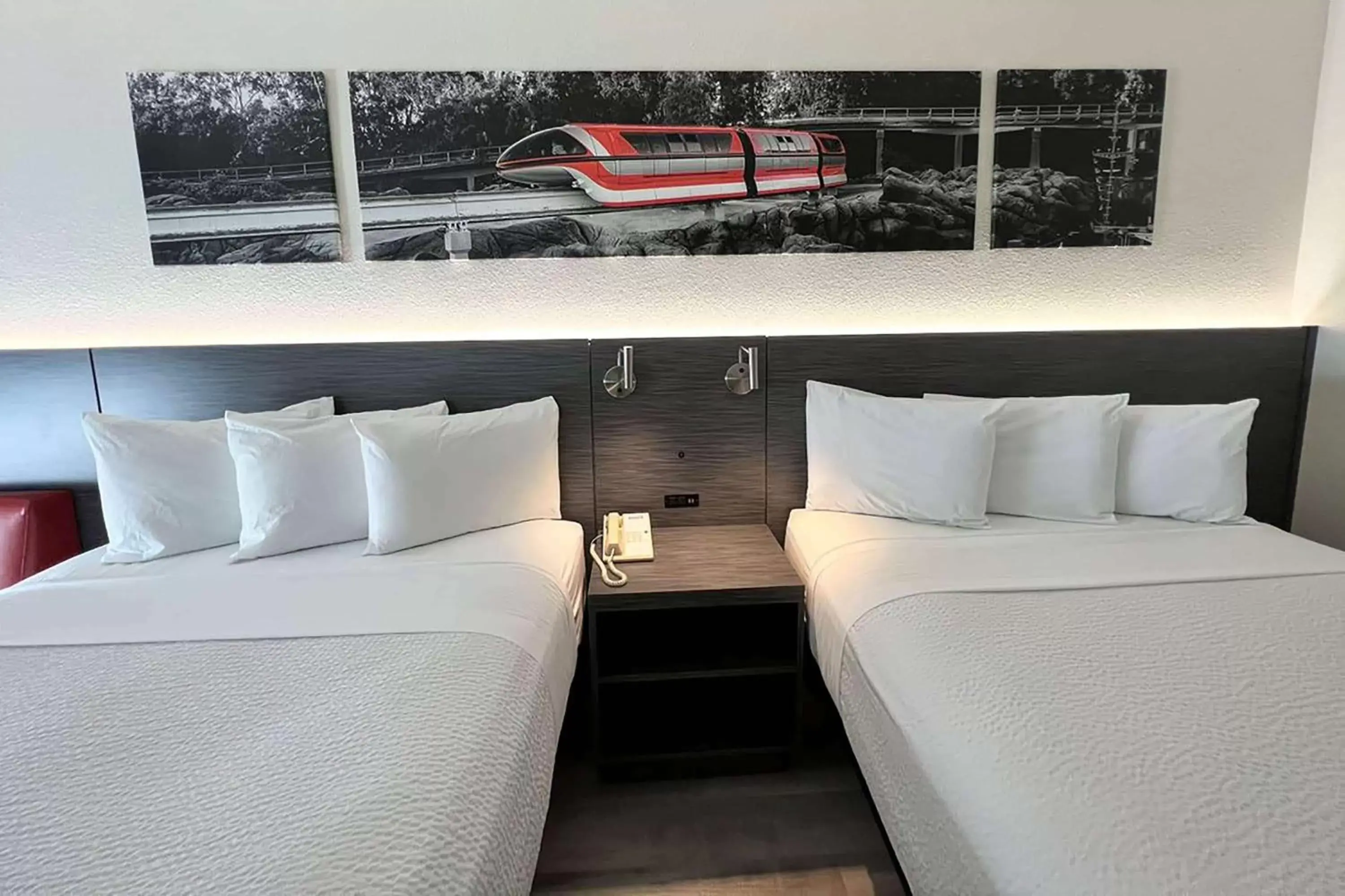 Photo of the whole room, Bed in Ramada by Wyndham Anaheim Convention Center Photo of the whole room, Bed in Ramada by Wyndham Anaheim Convention Center