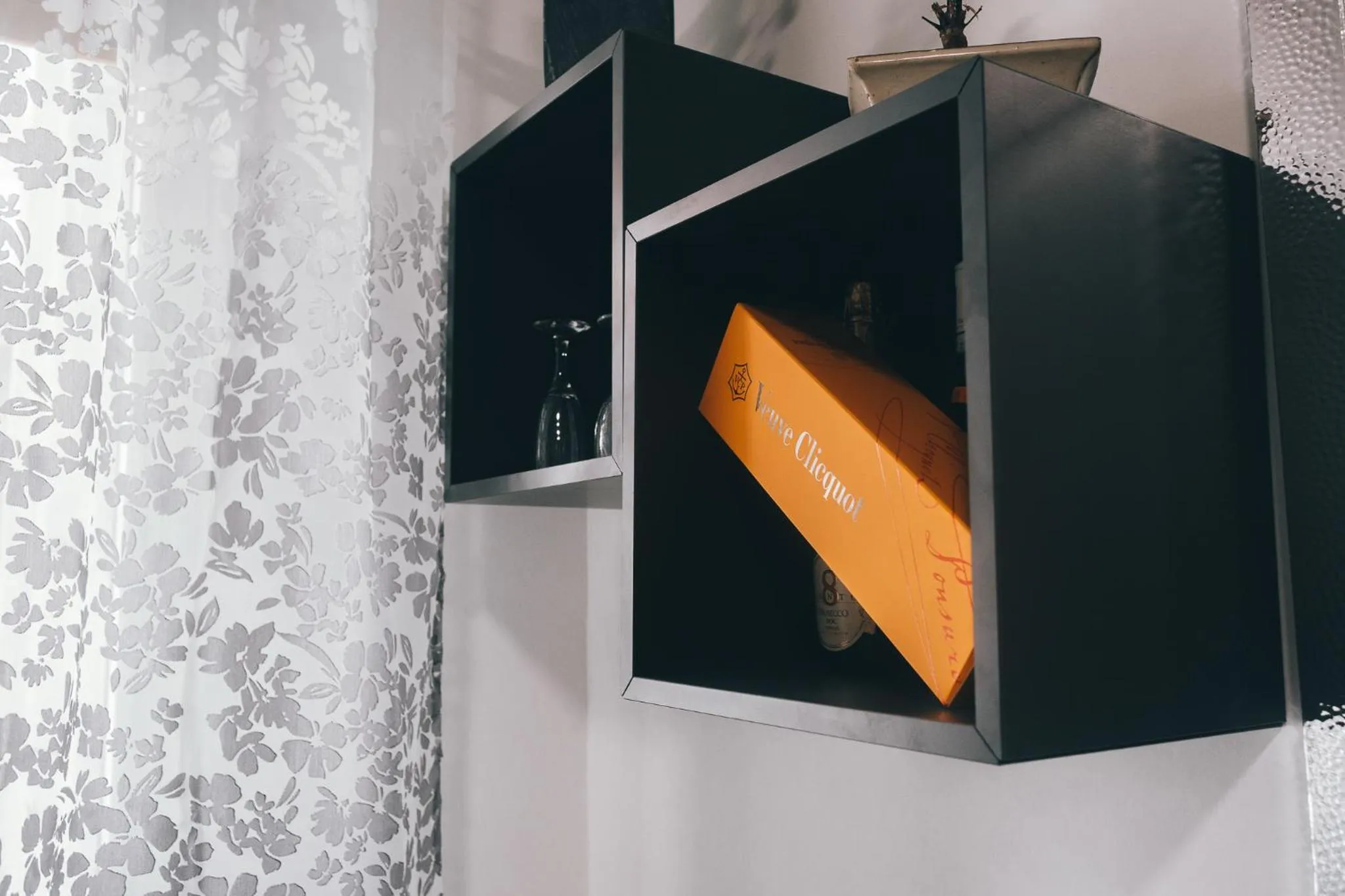 Drinks in Gregorio VII Luxury Suites San Damaso