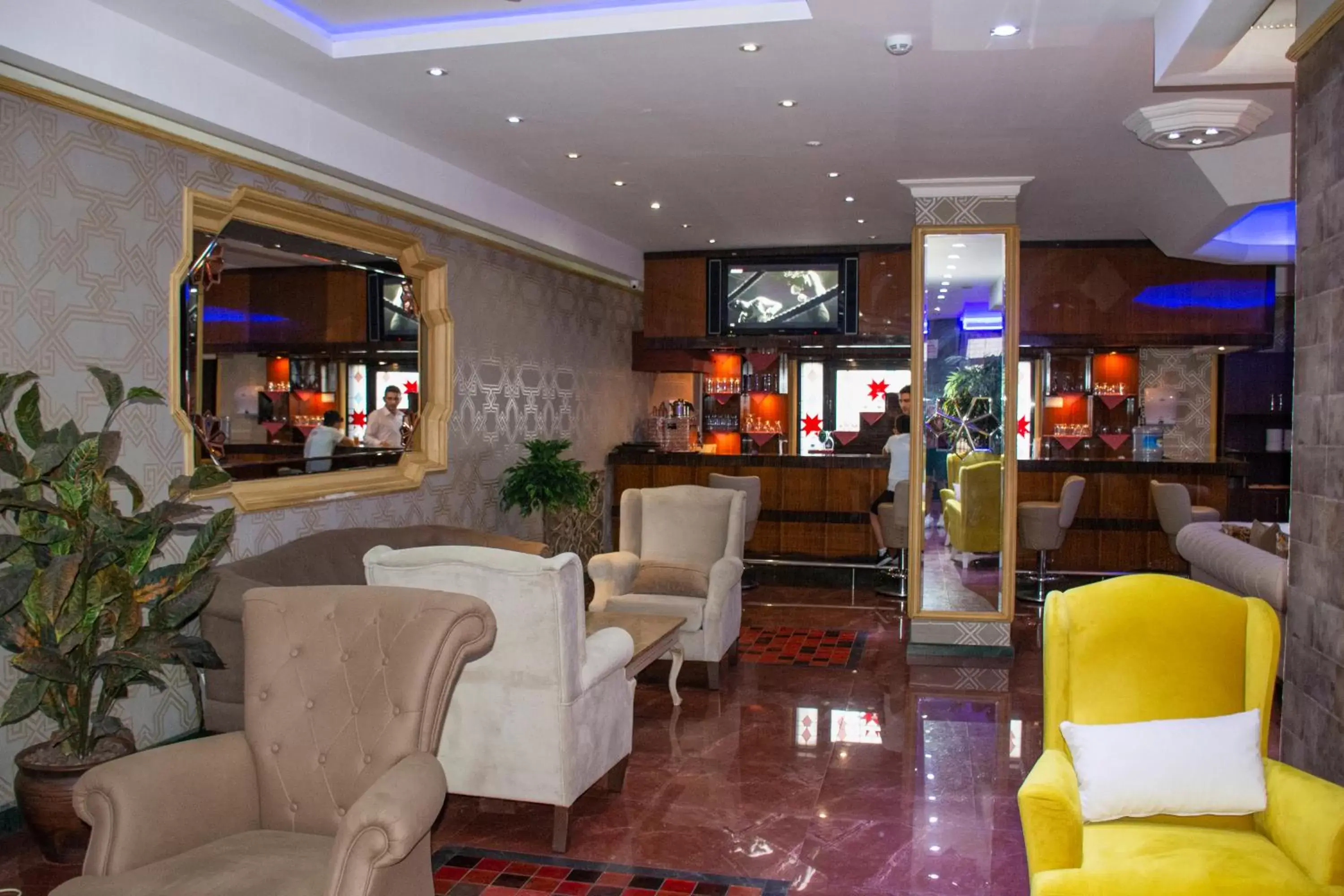 Nightclub / DJ, Lounge/Bar in Hermanos Hotel