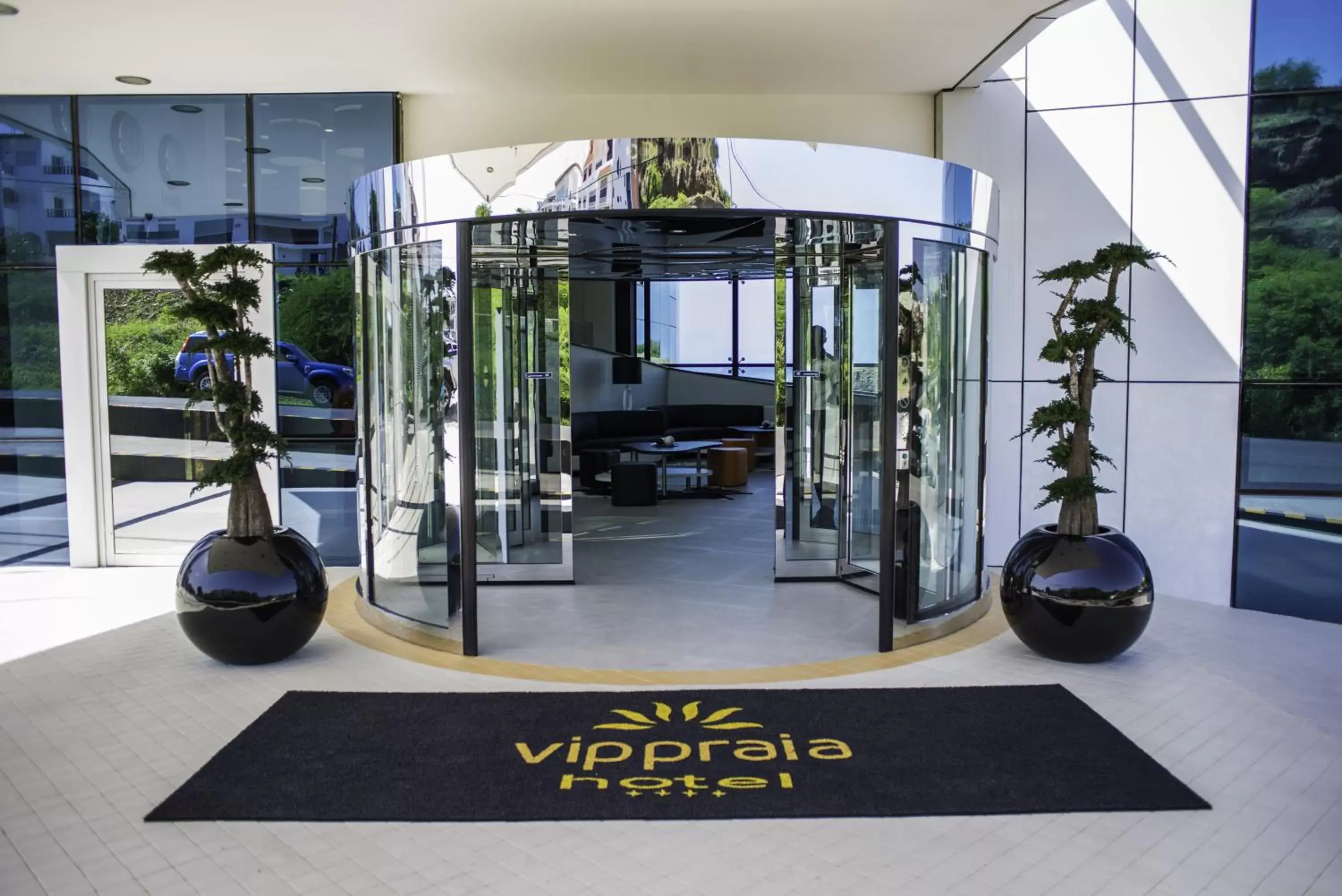 Facade/entrance in Hotel Vip Praia Facade/entrance in Hotel Vip Praia